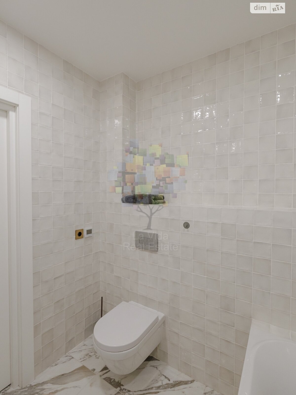 Продаж трикімнатної квартири в Києві, на вул. Салютна 2 корпус 7, район Шевченківський фото 1