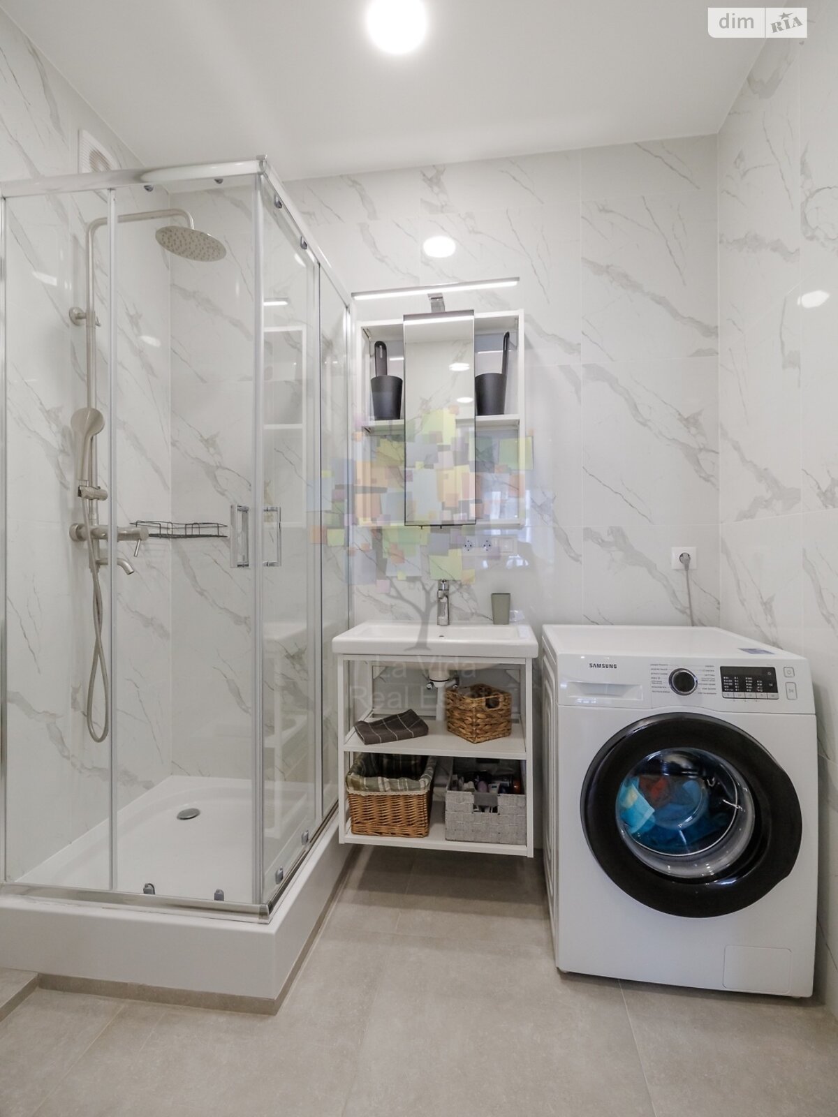 Продаж трикімнатної квартири в Києві, на вул. Салютна 2 корпус 7, район Шевченківський фото 1