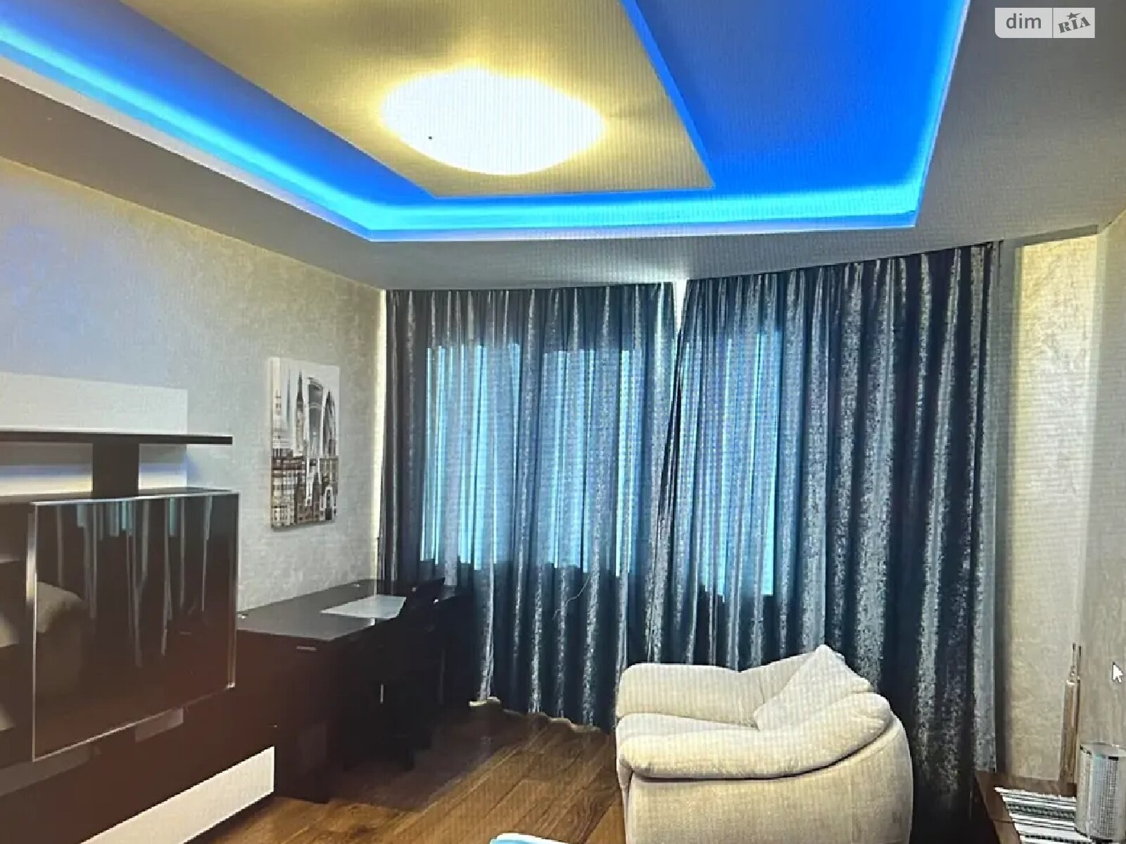 Продажа трехкомнатной квартиры в Киеве, на бул. Тараса Шевченко 27Б, район Шевченковский фото 1 Продажа трехкомнатной квартиры в Киеве, на бул. Тараса Шевченко 27Б, район Шевченковский фото 1