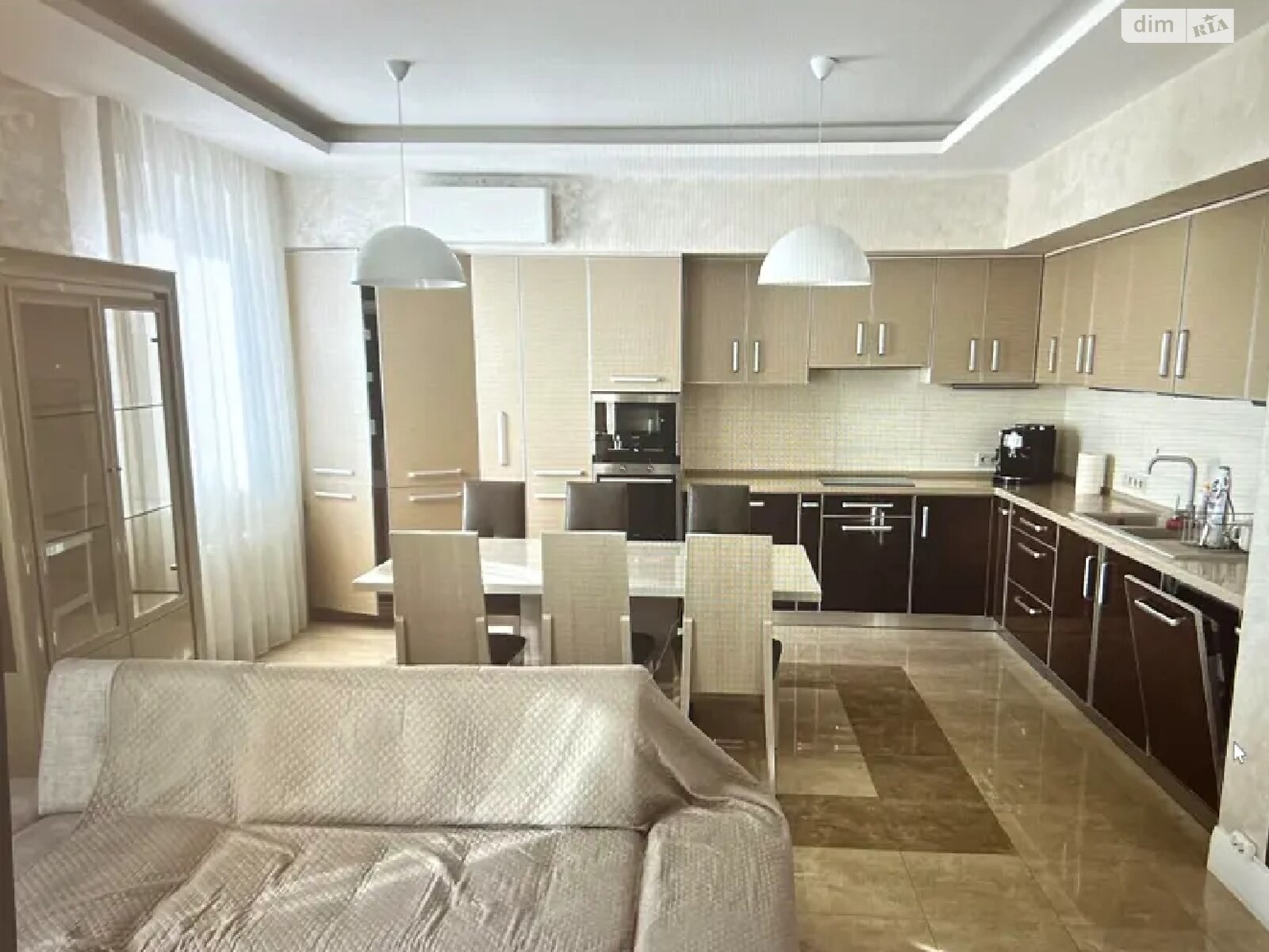 Продажа трехкомнатной квартиры в Киеве, на бул. Тараса Шевченко 27Б, район Шевченковский фото 1 Продажа трехкомнатной квартиры в Киеве, на бул. Тараса Шевченко 27Б, район Шевченковский фото 1