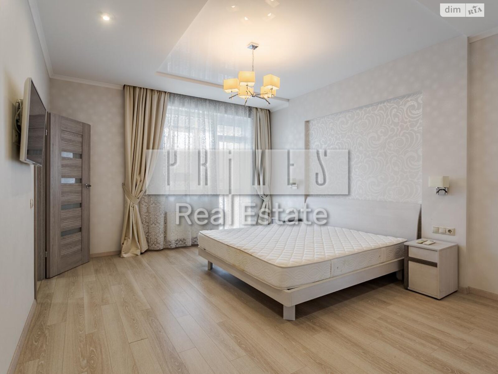 Продажа пятикомнатной квартиры в Киеве, на бул. Тараса Шевченко 27Б, район Шевченковский фото 1