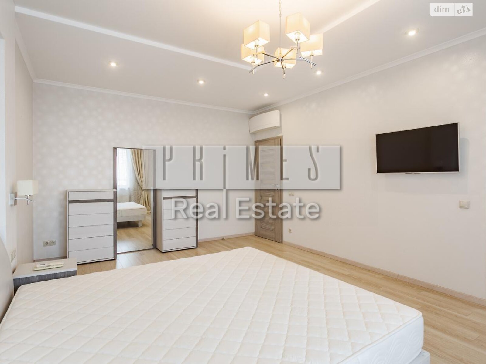 Продажа пятикомнатной квартиры в Киеве, на бул. Тараса Шевченко 27Б, район Шевченковский фото 1