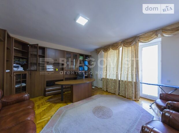 Продажа четырехкомнатной квартиры в Киеве, на ул. Тургеневская 52-58, район Шевченковский фото 1 Продажа четырехкомнатной квартиры в Киеве, на ул. Тургеневская 52-58, район Шевченковский фото 1