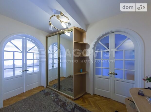 Продажа четырехкомнатной квартиры в Киеве, на ул. Тургеневская 52-58, район Шевченковский фото 1 Продажа четырехкомнатной квартиры в Киеве, на ул. Тургеневская 52-58, район Шевченковский фото 1
