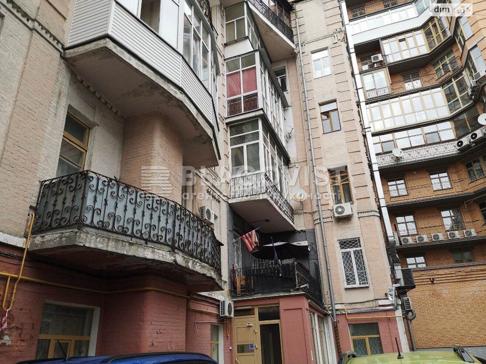 Продажа четырехкомнатной квартиры в Киеве, на ул. Владимирская 81, район Голосеевский фото 1
