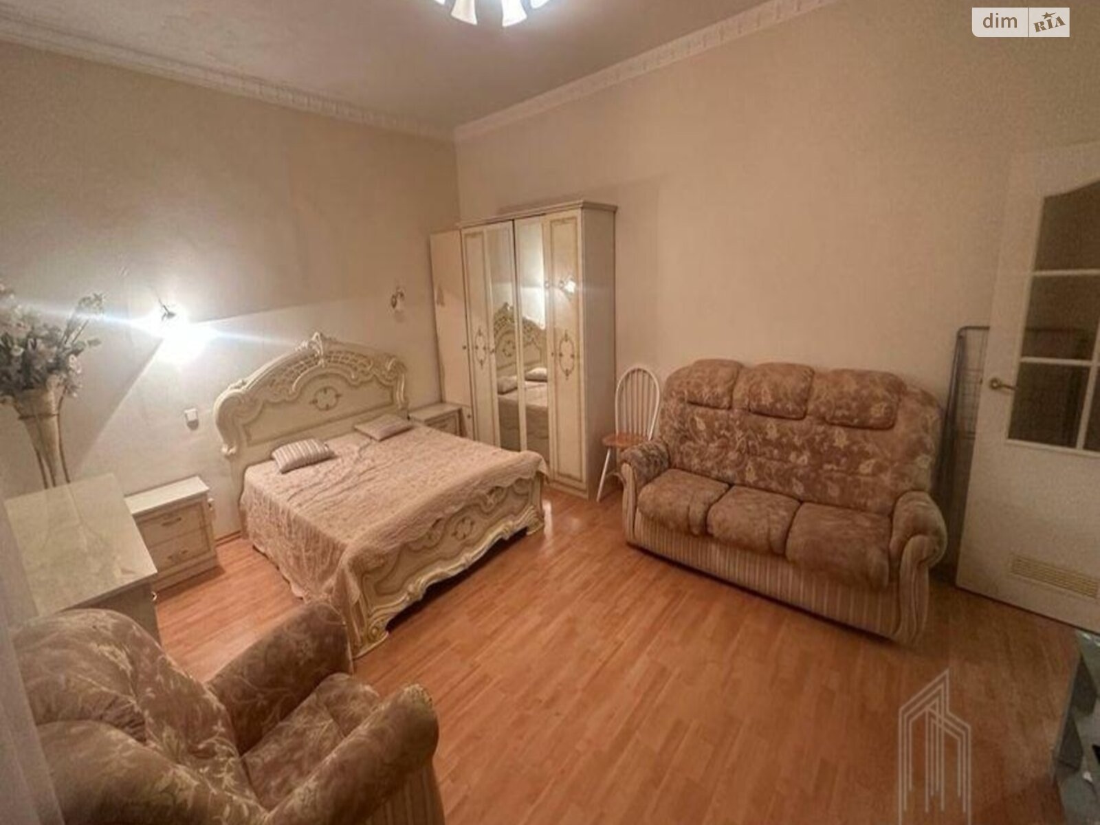 Продаж однокімнатної квартири в Києві, на вул. Володимирська 37, район Шевченківський фото 1 Продаж однокімнатної квартири в Києві, на вул. Володимирська 37, район Шевченківський фото 1