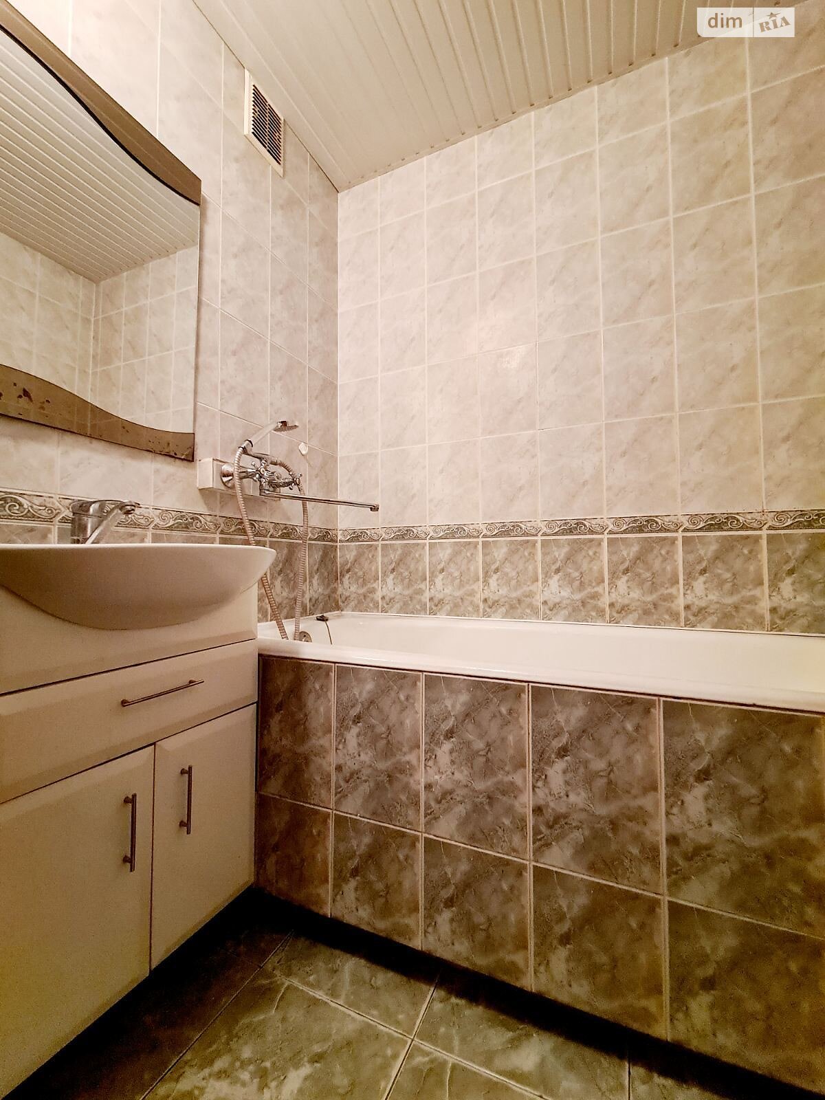 Продаж двокімнатної квартири в Києві, на вул. В'ячеслава Чорновола 10, район Шевченківський фото 1