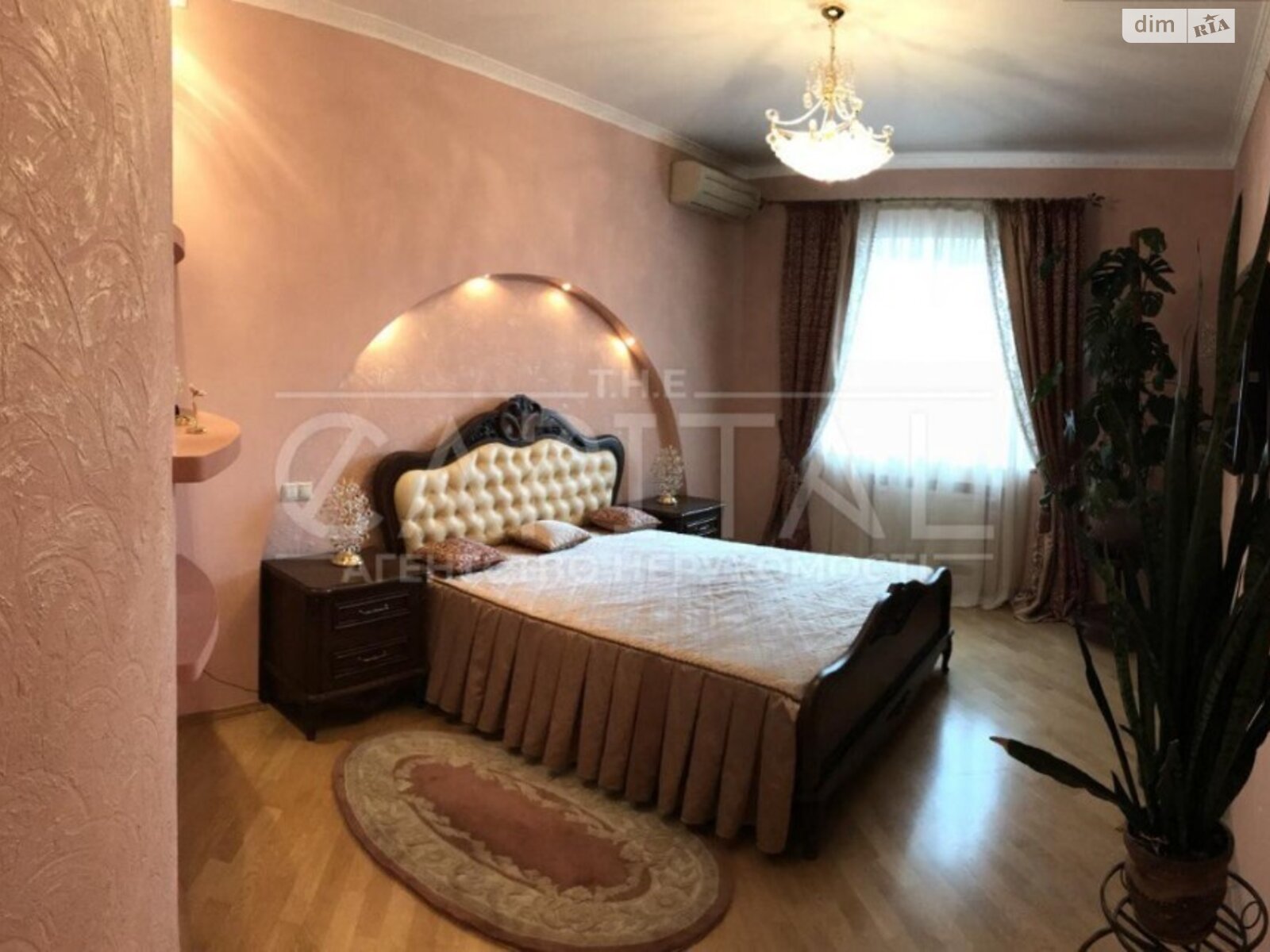 Продажа трехкомнатной квартиры в Киеве, на ул. Вячеслава Черновола, район Шевченковский фото 1 Продажа трехкомнатной квартиры в Киеве, на ул. Вячеслава Черновола, район Шевченковский фото 1