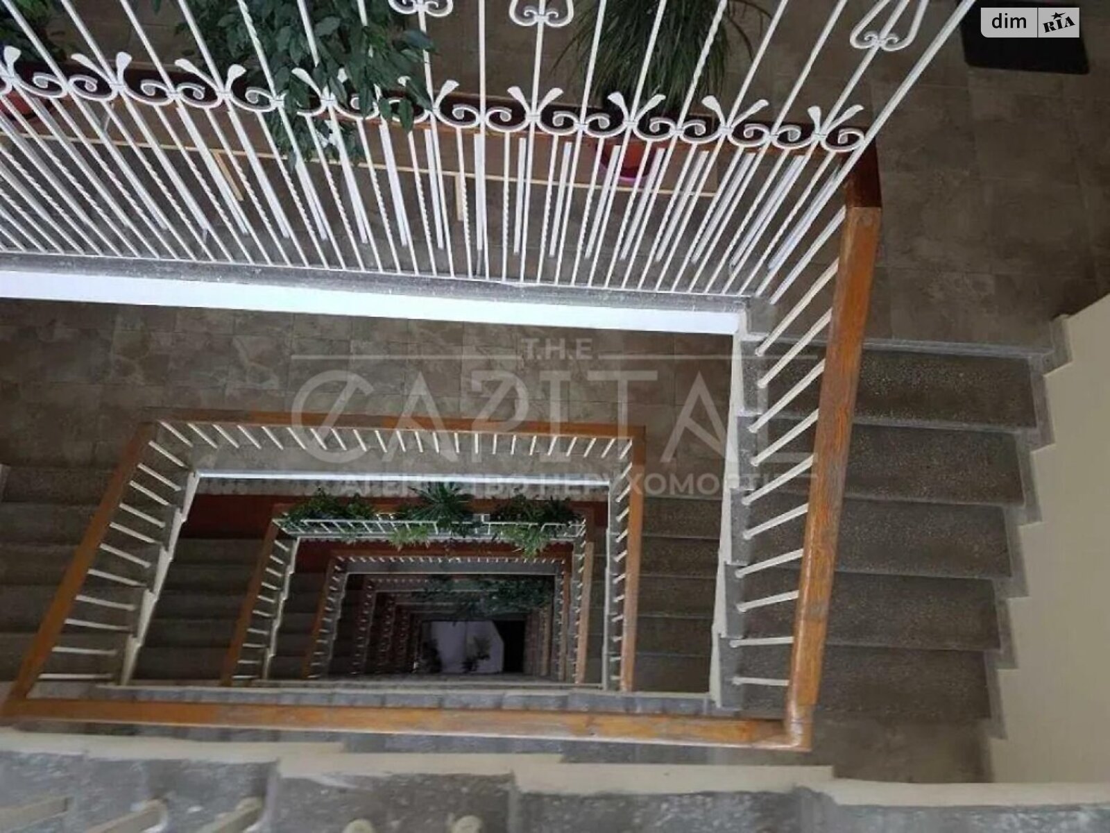 Продаж п`ятикімнатної квартири в Києві, на вул. Ярославів Вал, район Шевченківський фото 1 Продаж п`ятикімнатної квартири в Києві, на вул. Ярославів Вал, район Шевченківський фото 1