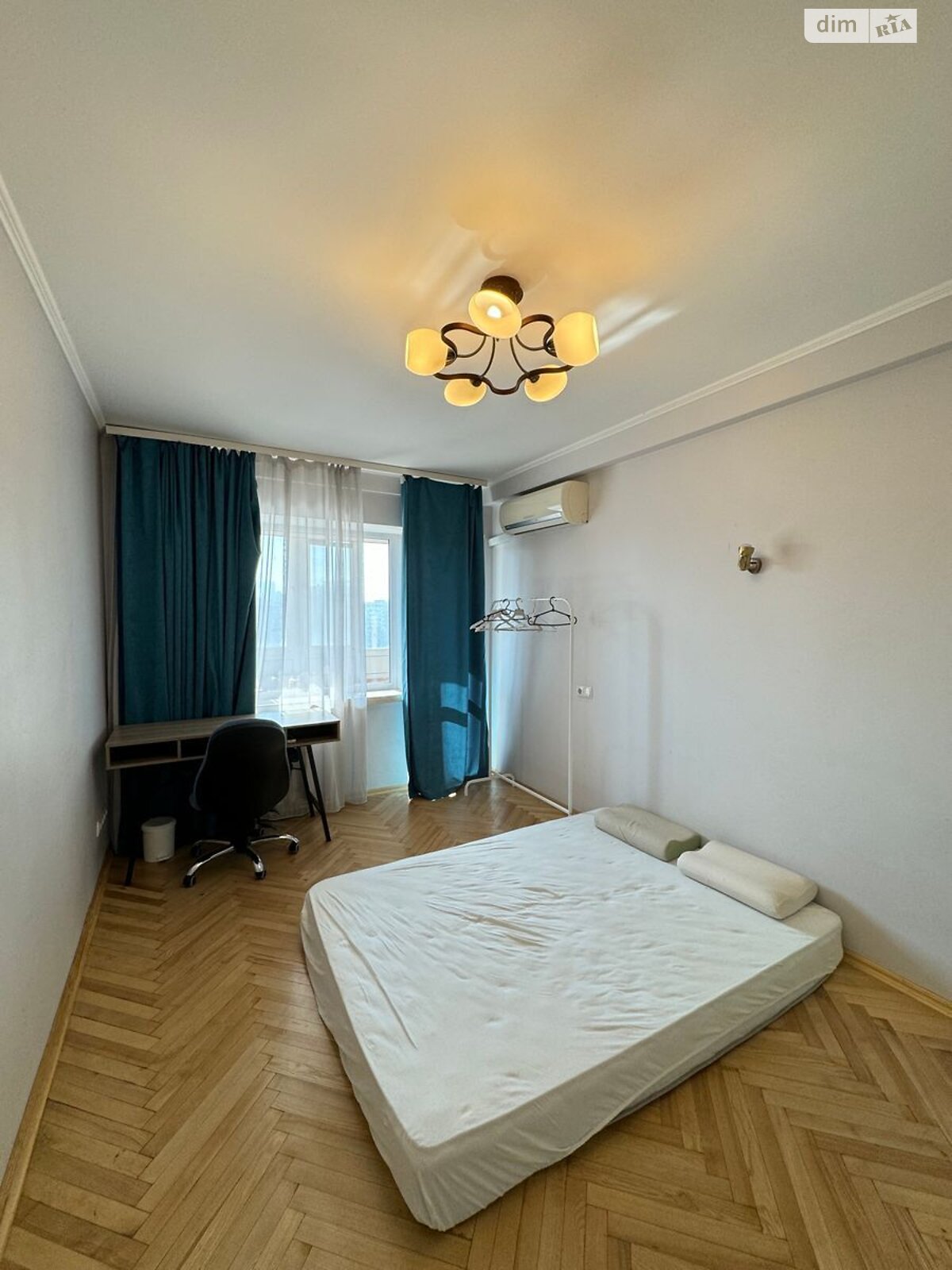 Продажа трехкомнатной квартиры в Киеве, на просп. Берестейский 20, район Шулявка фото 1 Продажа трехкомнатной квартиры в Киеве, на просп. Берестейский 20, район Шулявка фото 1