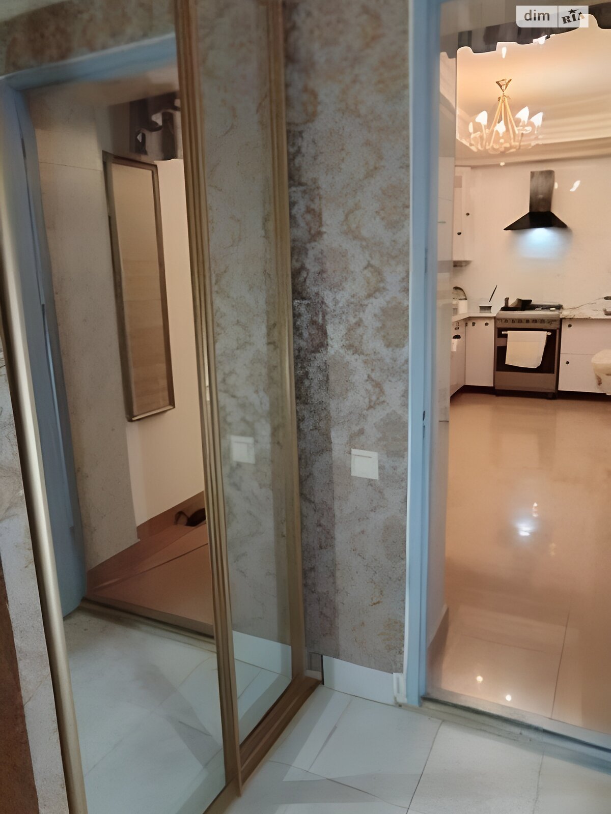 Продаж трикімнатної квартири в Києві, на просп. Берестейський 9, район Шулявка фото 1 Продаж трикімнатної квартири в Києві, на просп. Берестейський 9, район Шулявка фото 1