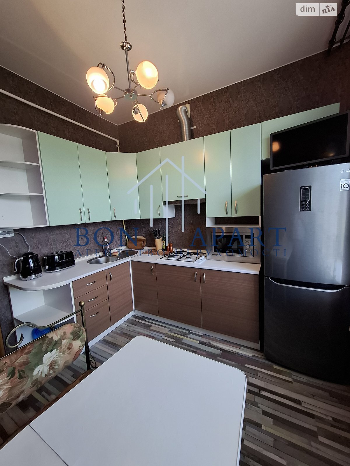 Продаж двокімнатної квартири в Києві, на просп. Берестейський 45, район Шулявка фото 1 Продаж двокімнатної квартири в Києві, на просп. Берестейський 45, район Шулявка фото 1
