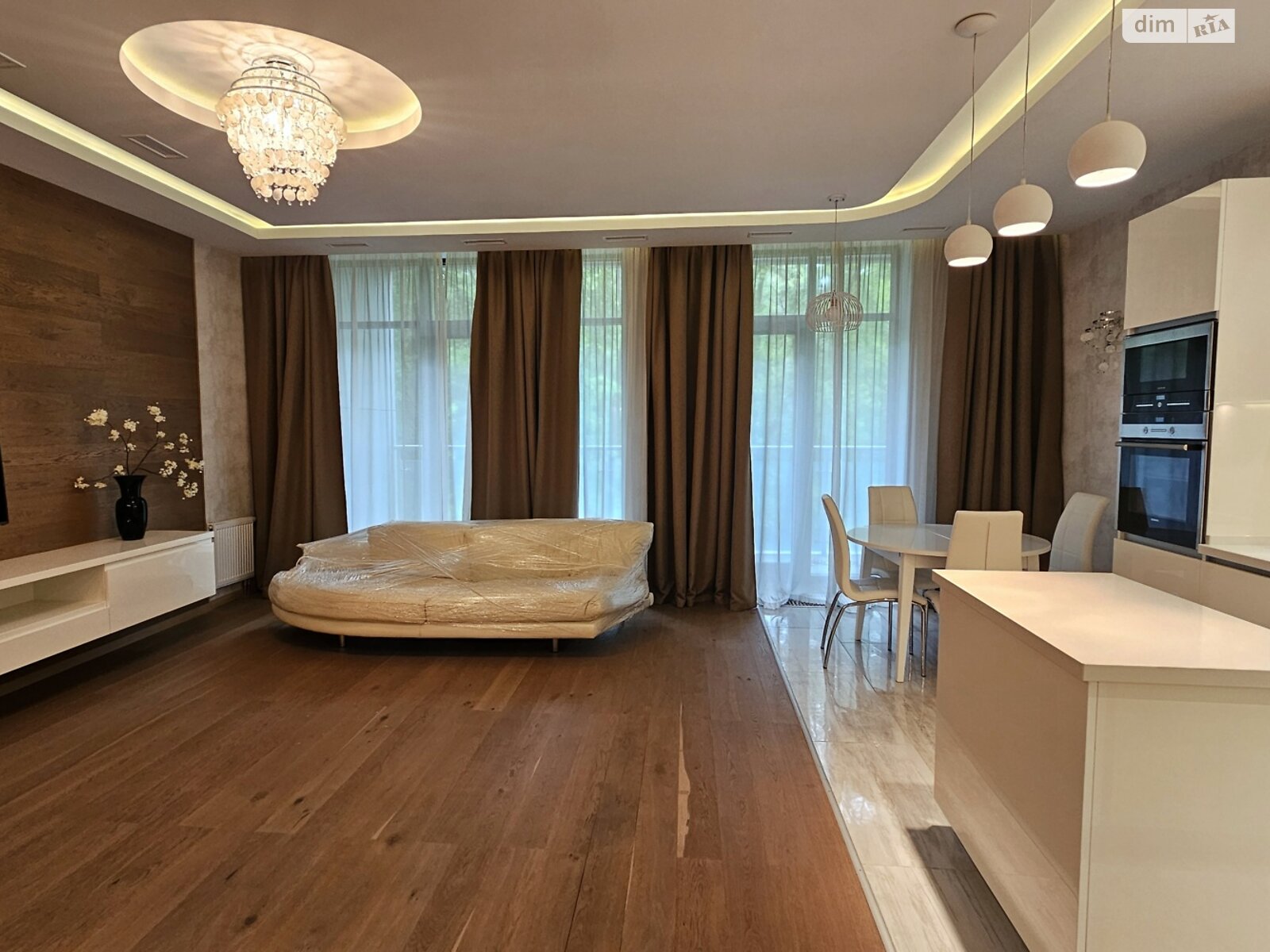 Продаж трикімнатної квартири в Києві, на просп. Берестейський 42, район Шулявка фото 1 Продаж трикімнатної квартири в Києві, на просп. Берестейський 42, район Шулявка фото 1