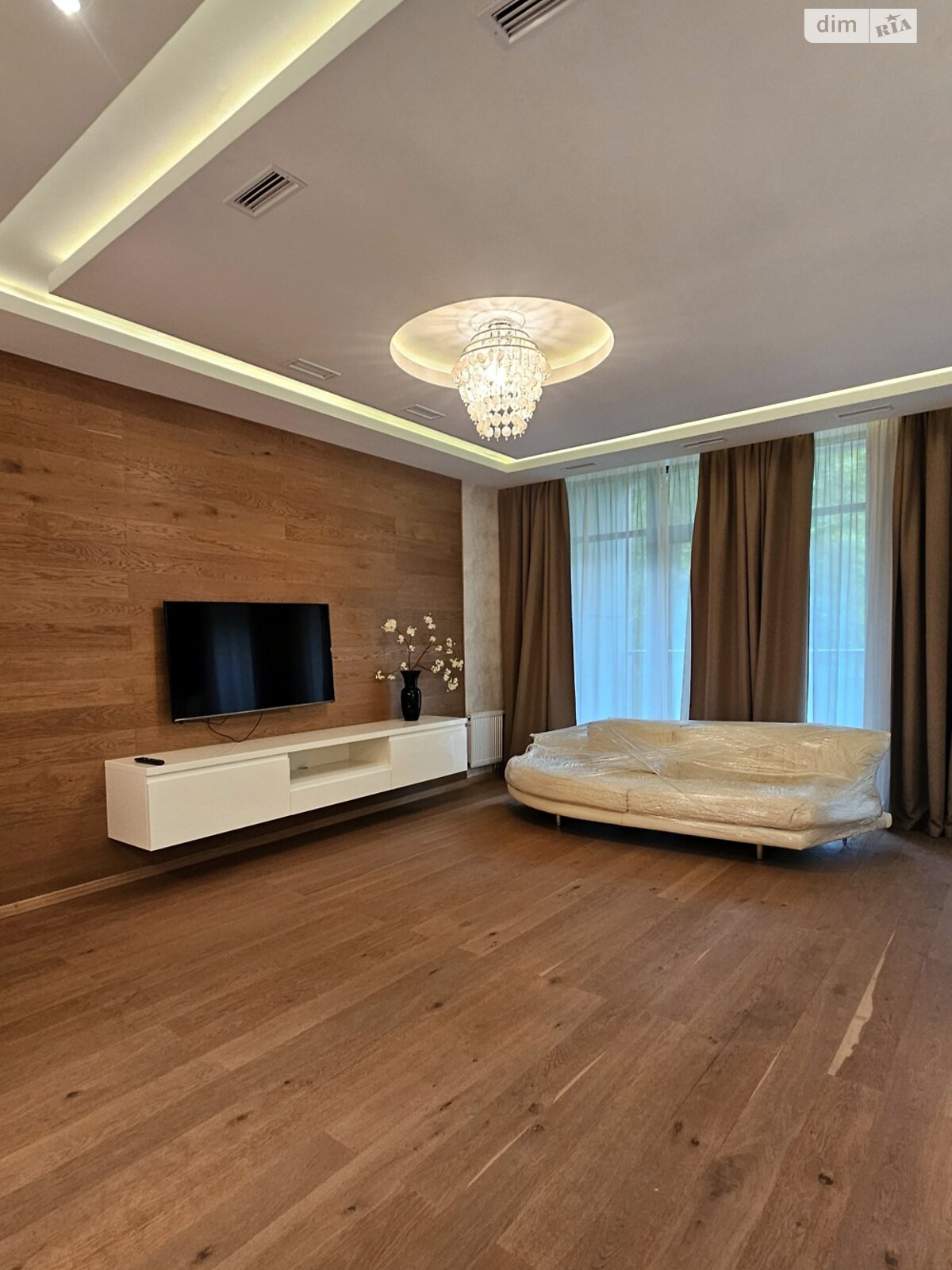 Продаж трикімнатної квартири в Києві, на просп. Берестейський 42, район Шулявка фото 1 Продаж трикімнатної квартири в Києві, на просп. Берестейський 42, район Шулявка фото 1