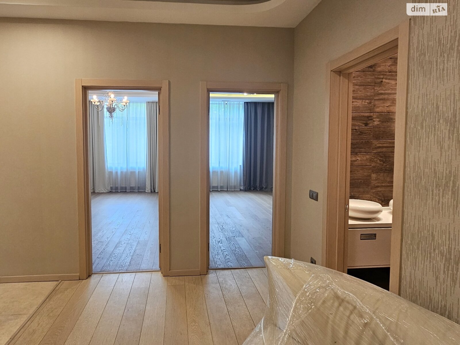 Продаж трикімнатної квартири в Києві, на просп. Берестейський 42, район Шулявка фото 1 Продаж трикімнатної квартири в Києві, на просп. Берестейський 42, район Шулявка фото 1
