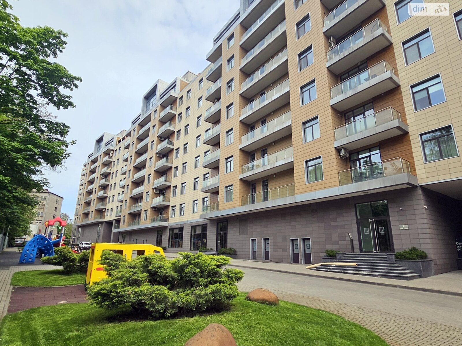 Продаж трикімнатної квартири в Києві, на просп. Берестейський 42, район Шулявка фото 1 Продаж трикімнатної квартири в Києві, на просп. Берестейський 42, район Шулявка фото 1