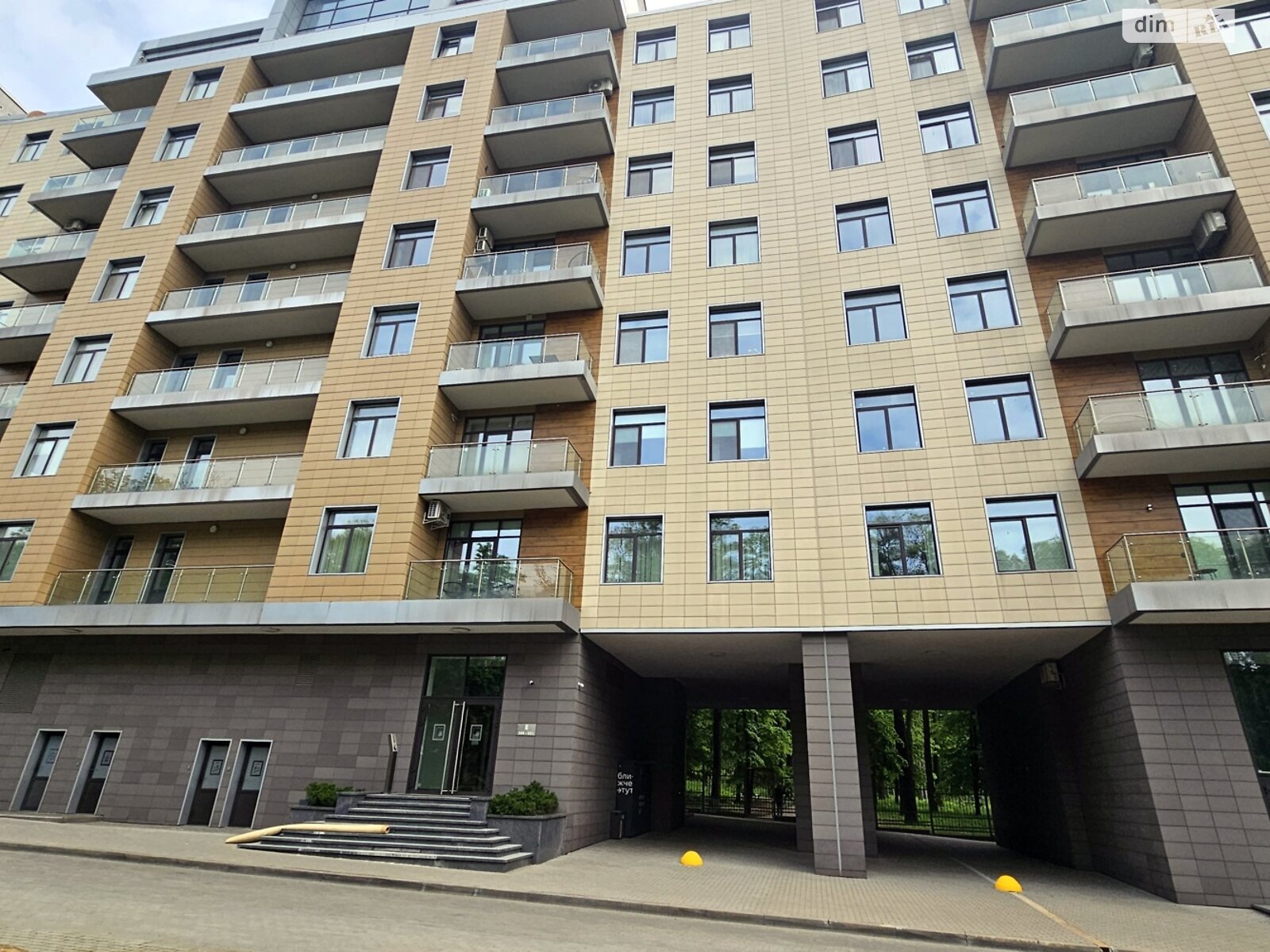 Продаж трикімнатної квартири в Києві, на просп. Берестейський 42, район Шулявка фото 1 Продаж трикімнатної квартири в Києві, на просп. Берестейський 42, район Шулявка фото 1