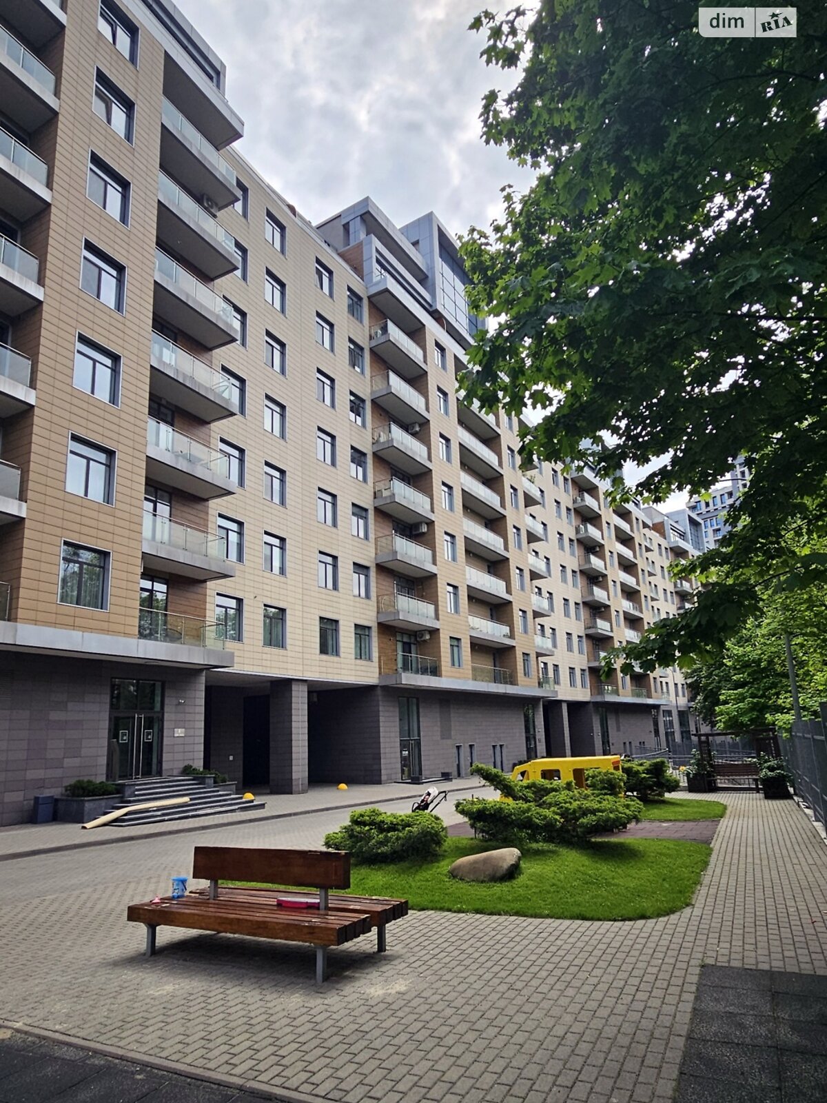 Продаж трикімнатної квартири в Києві, на просп. Берестейський 42, район Шулявка фото 1 Продаж трикімнатної квартири в Києві, на просп. Берестейський 42, район Шулявка фото 1