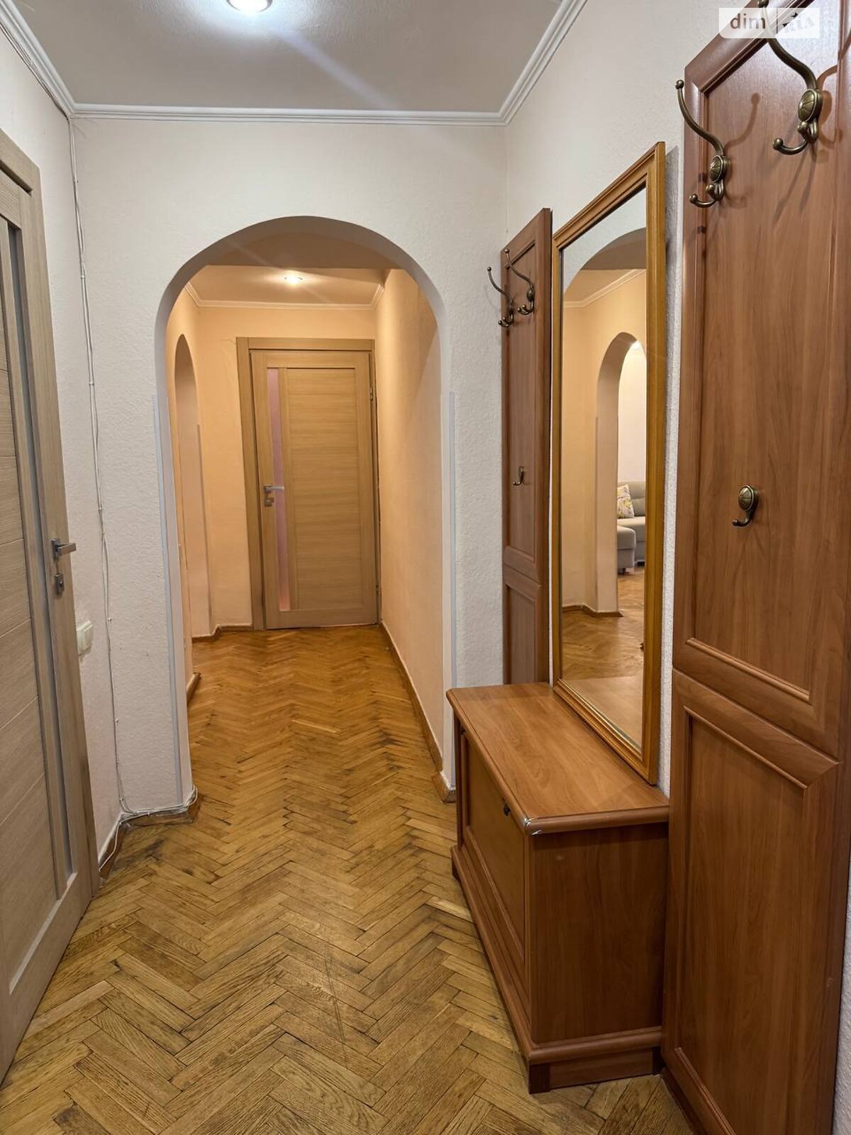Продажа трехкомнатной квартиры в Киеве, на просп. Берестейский 17, район Шулявка фото 1 Продажа трехкомнатной квартиры в Киеве, на просп. Берестейский 17, район Шулявка фото 1