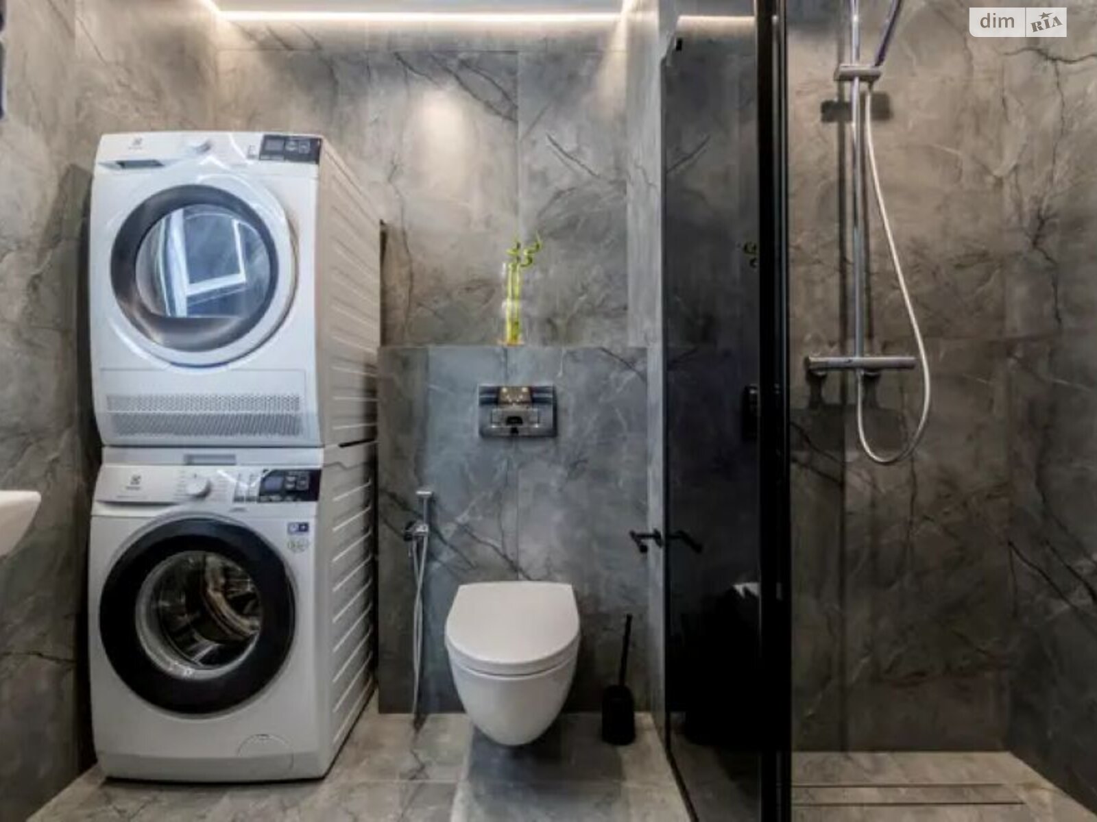 Продажа четырехкомнатной квартиры в Киеве, на просп. Берестейский 11, район Шулявка фото 1 Продажа четырехкомнатной квартиры в Киеве, на просп. Берестейский 11, район Шулявка фото 1