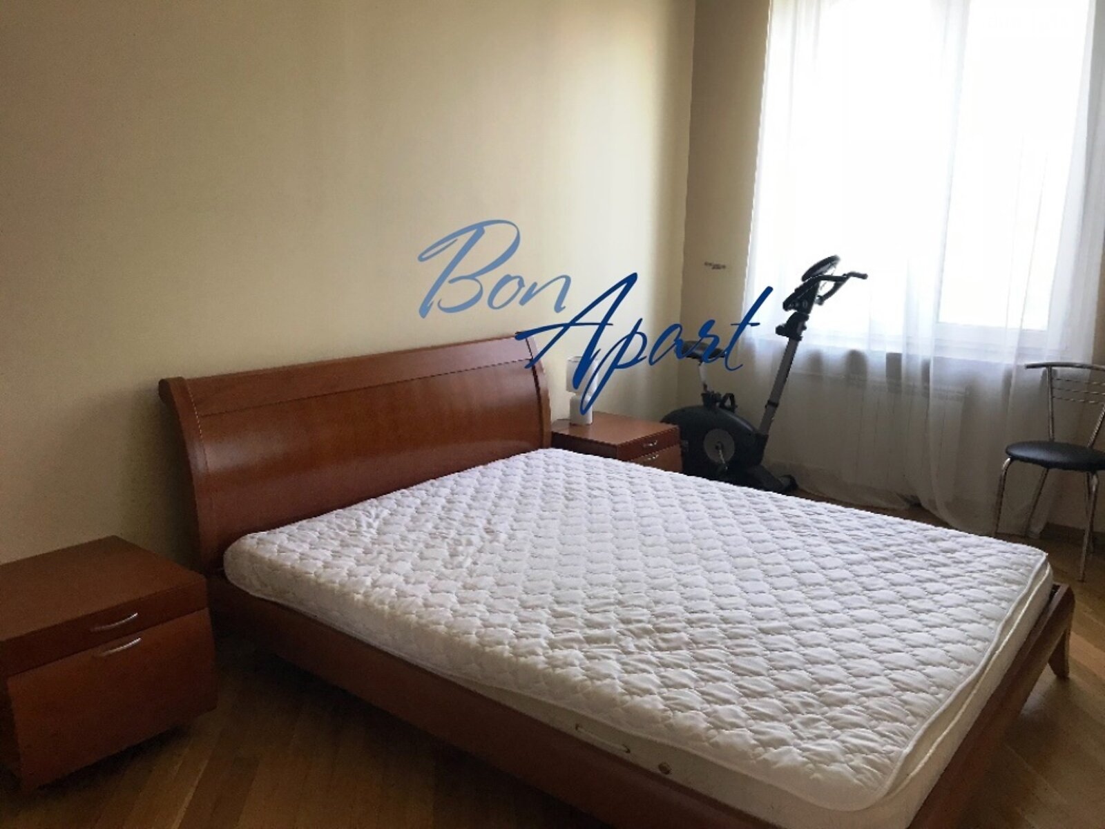Продаж трикімнатної квартири в Києві, на просп. Берестейський 45, район Шулявка фото 1 Продаж трикімнатної квартири в Києві, на просп. Берестейський 45, район Шулявка фото 1