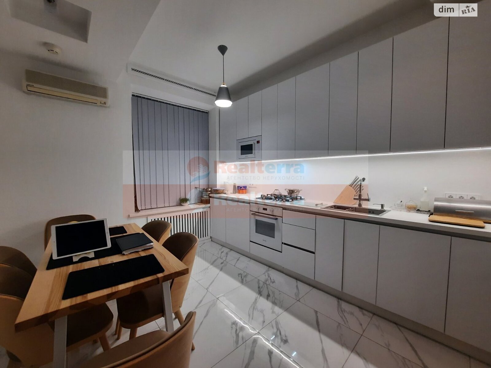 Продажа трехкомнатной квартиры в Киеве, на просп. Берестейский 45, район Шулявка фото 1 Продажа трехкомнатной квартиры в Киеве, на просп. Берестейский 45, район Шулявка фото 1