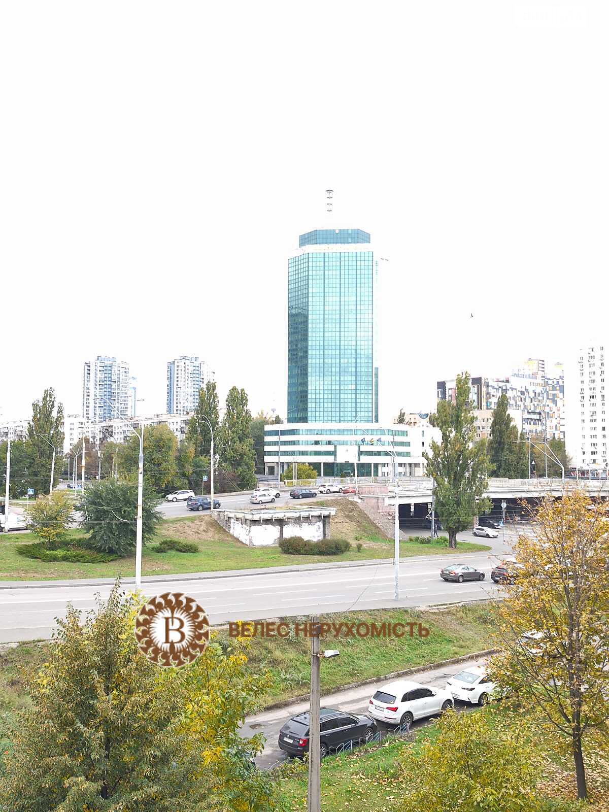 Продажа двухкомнатной квартиры в Киеве, на просп. Берестейский 9/47, район Шулявка фото 1