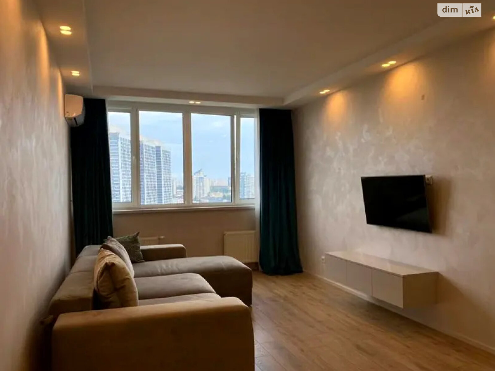 Продажа трехкомнатной квартиры в Киеве, на просп. Берестейский 5В, район Шулявка фото 1