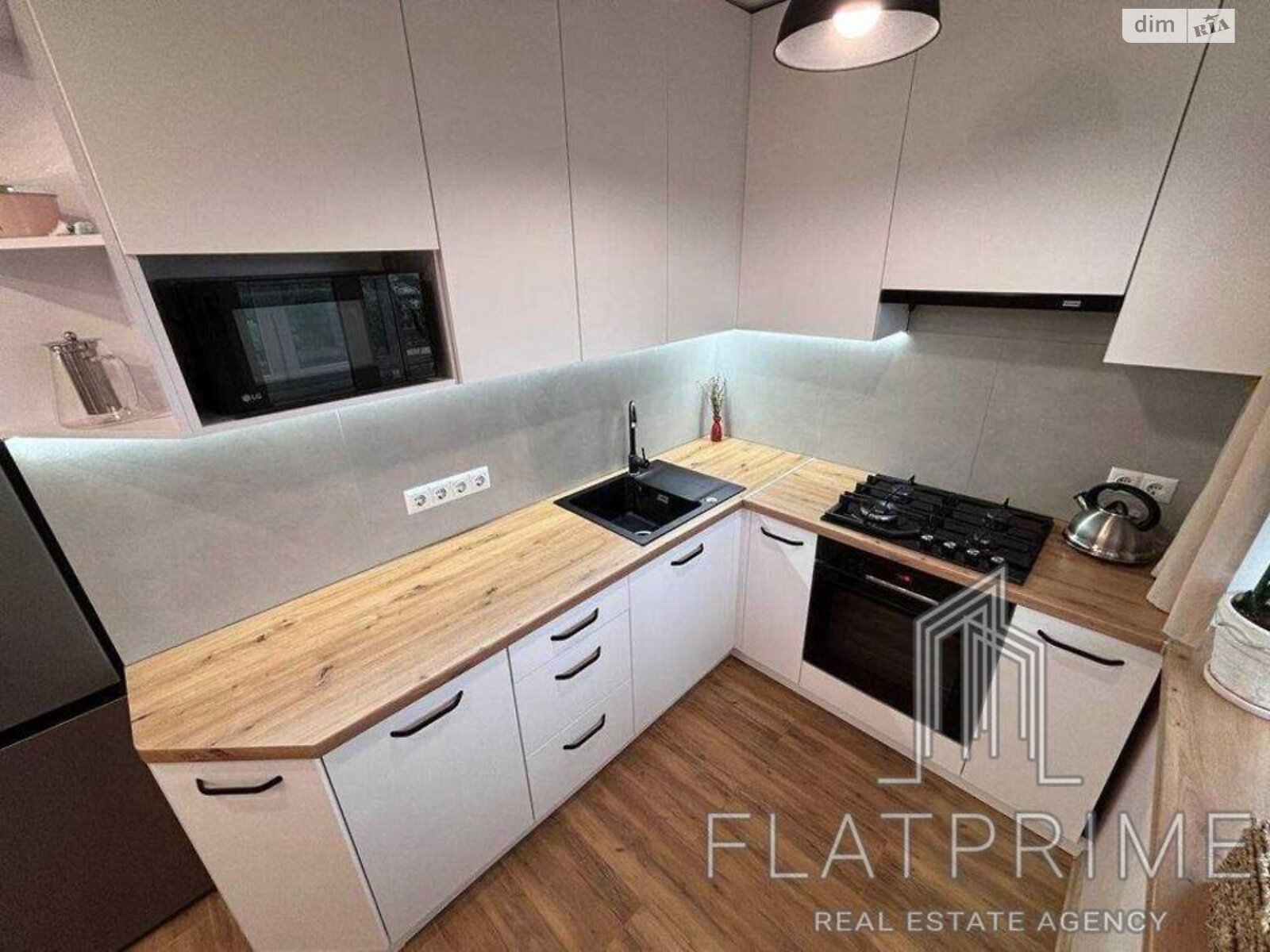 Продажа трехкомнатной квартиры в Киеве, на ул. Борщаговская 16, район Шулявка фото 1