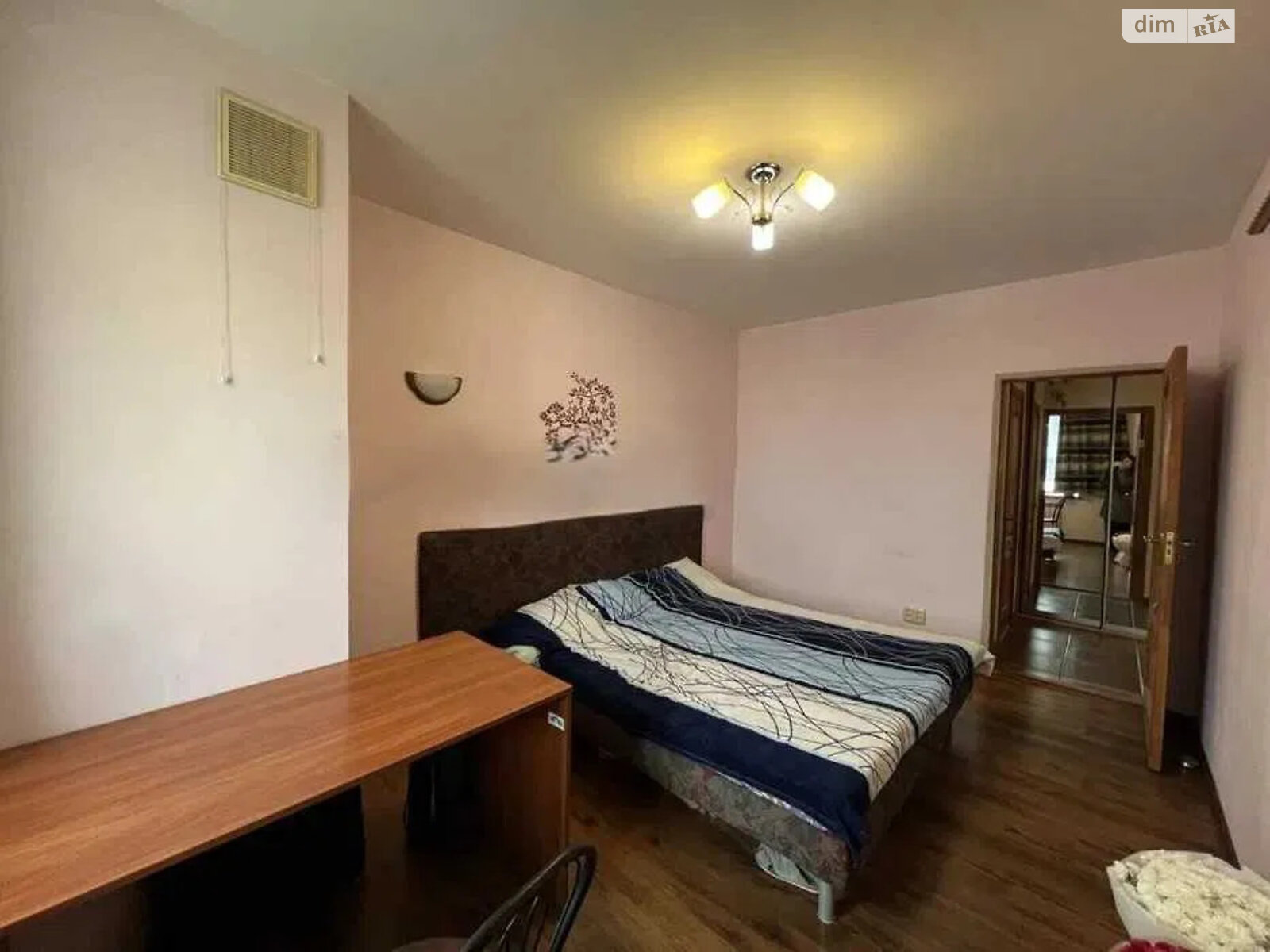 Продажа двухкомнатной квартиры в Киеве, на ул. Борщаговская 206, район Шулявка фото 1 Продажа двухкомнатной квартиры в Киеве, на ул. Борщаговская 206, район Шулявка фото 1