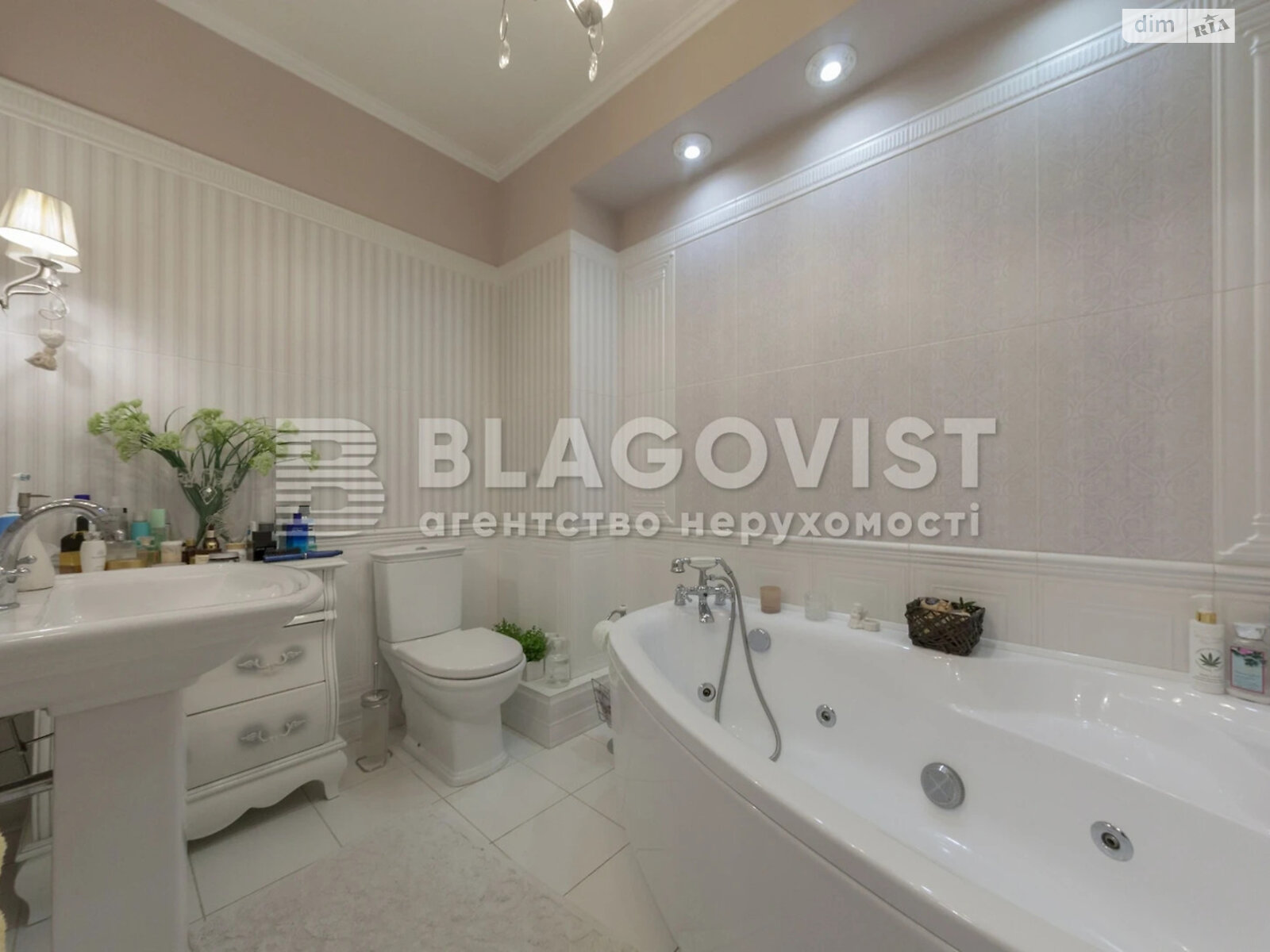 Продаж трикімнатної квартири в Києві, на вул. Дегтярівська 25А, район Шулявка фото 1 Продаж трикімнатної квартири в Києві, на вул. Дегтярівська 25А, район Шулявка фото 1
