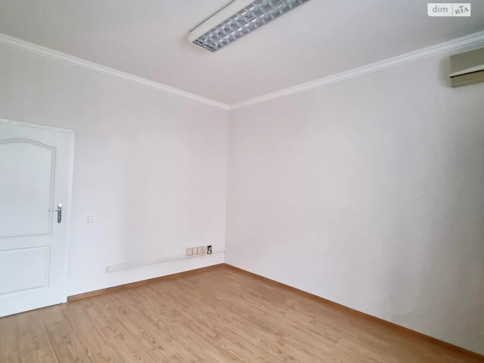 Продаж трикімнатної квартири в Києві, на вул. Казармена 4Д, район Шулявка фото 1 Продаж трикімнатної квартири в Києві, на вул. Казармена 4Д, район Шулявка фото 1