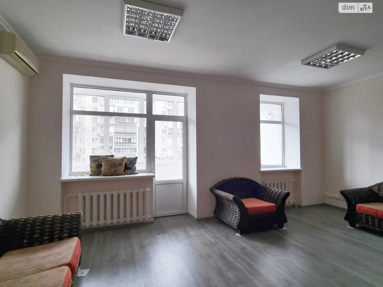 Продаж трикімнатної квартири в Києві, на вул. Казармена 4Д, район Шулявка фото 1 Продаж трикімнатної квартири в Києві, на вул. Казармена 4Д, район Шулявка фото 1