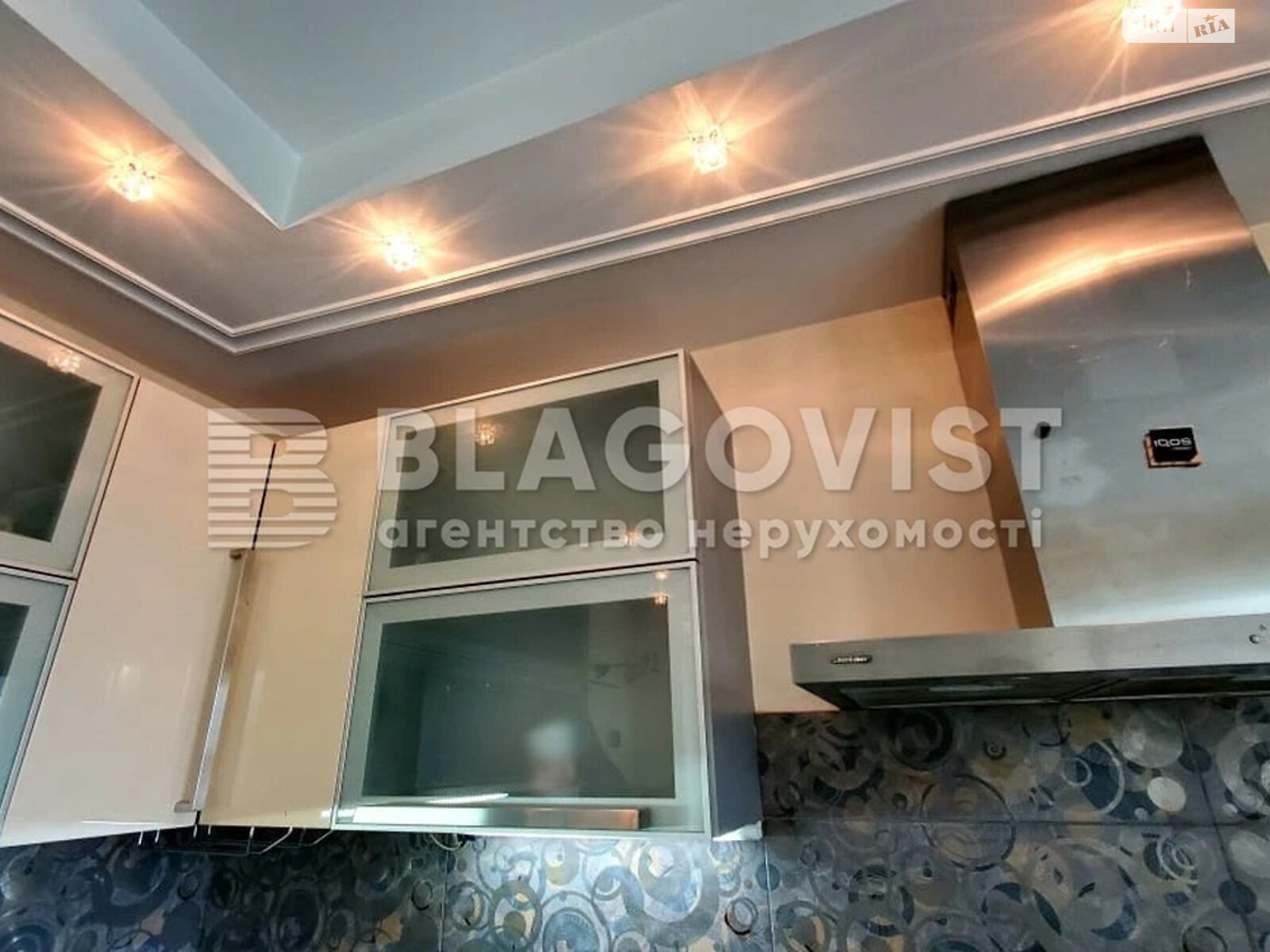 Продажа трехкомнатной квартиры в Киеве, на ул. Машиностроительная 21, район Шулявка фото 1