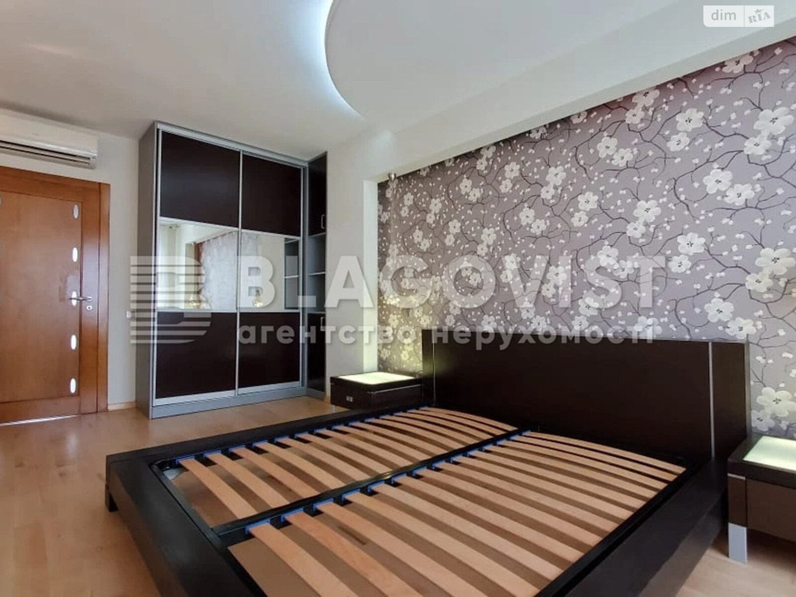 Продажа трехкомнатной квартиры в Киеве, на ул. Машиностроительная 21, район Шулявка фото 1