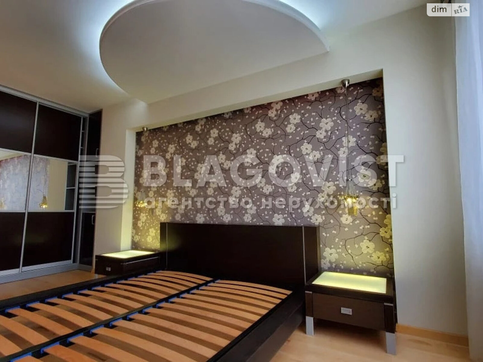 Продажа трехкомнатной квартиры в Киеве, на ул. Машиностроительная 21, район Шулявка фото 1