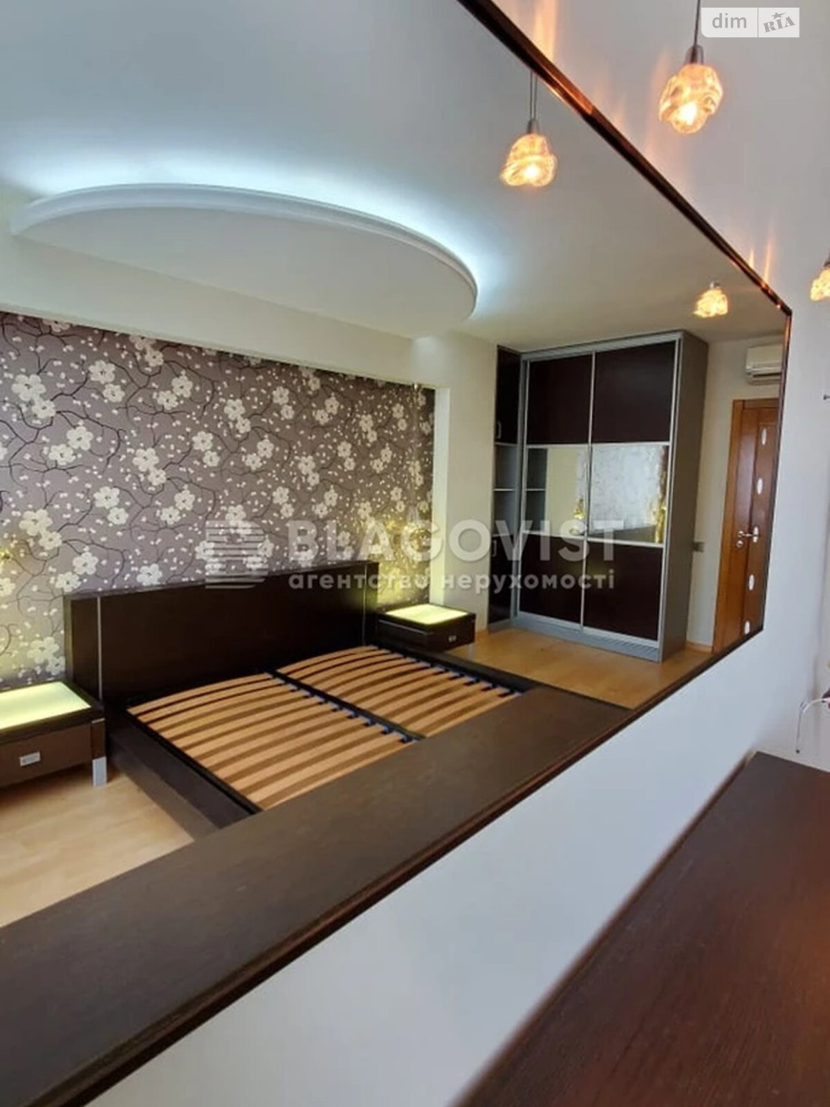 Продажа трехкомнатной квартиры в Киеве, на ул. Машиностроительная 21, район Шулявка фото 1