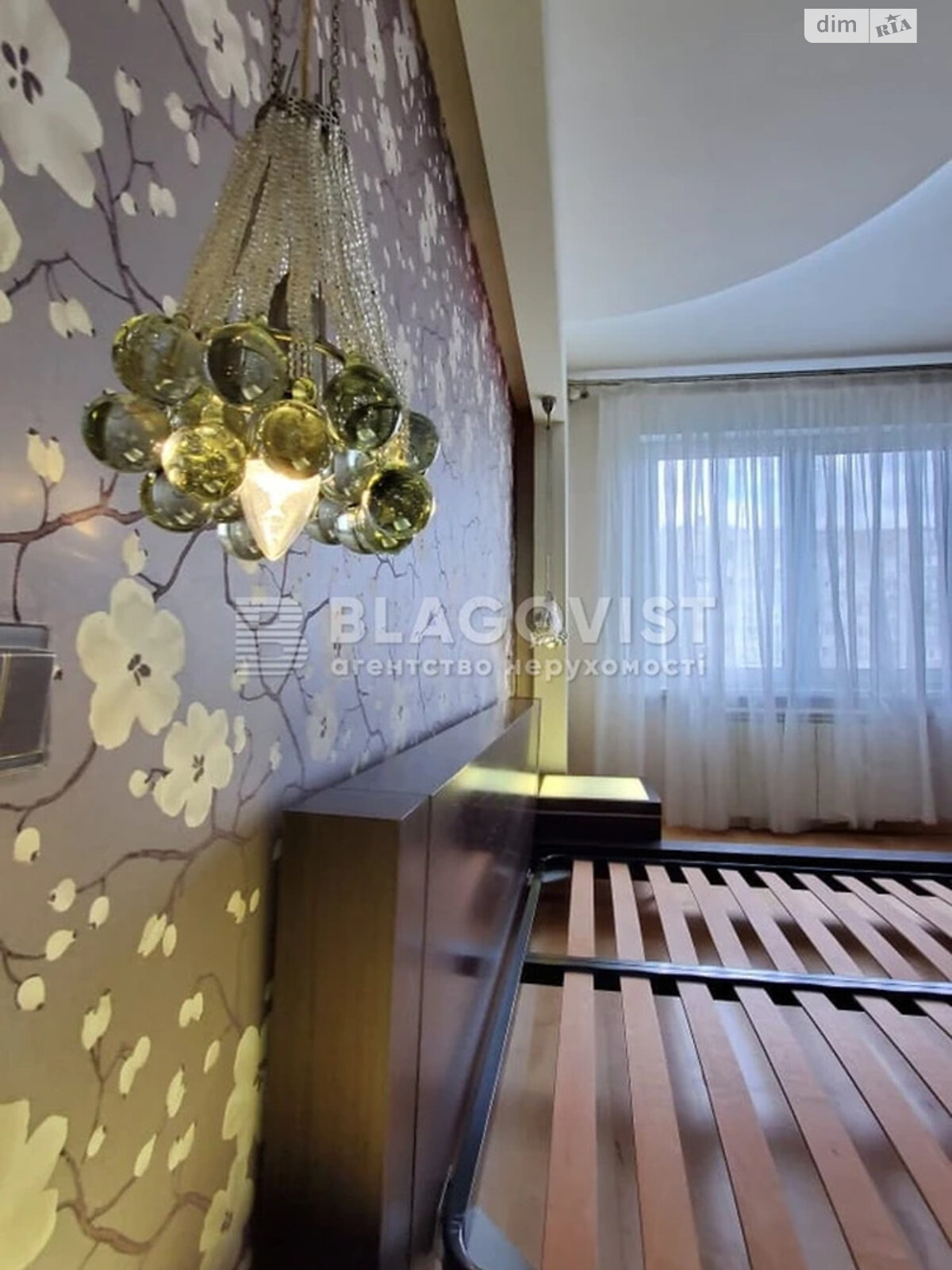Продажа трехкомнатной квартиры в Киеве, на ул. Машиностроительная 21, район Шулявка фото 1