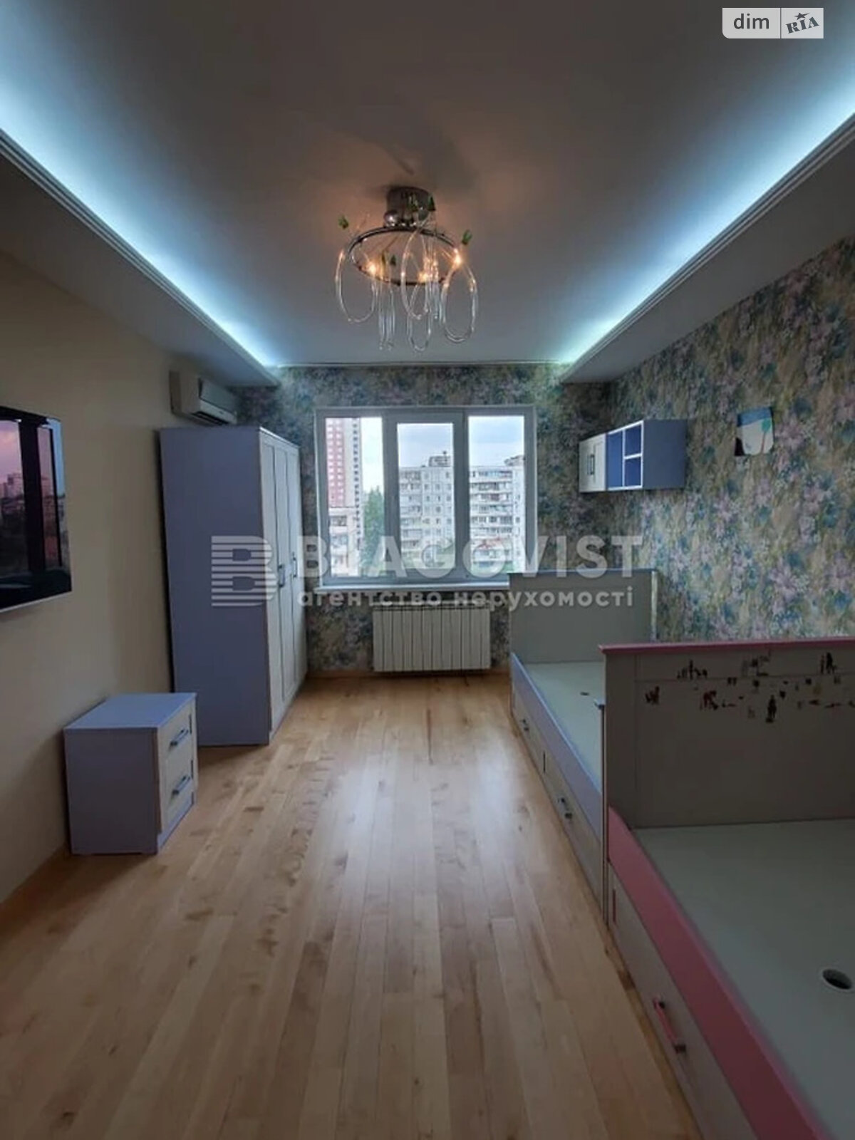Продажа трехкомнатной квартиры в Киеве, на ул. Машиностроительная 21, район Шулявка фото 1