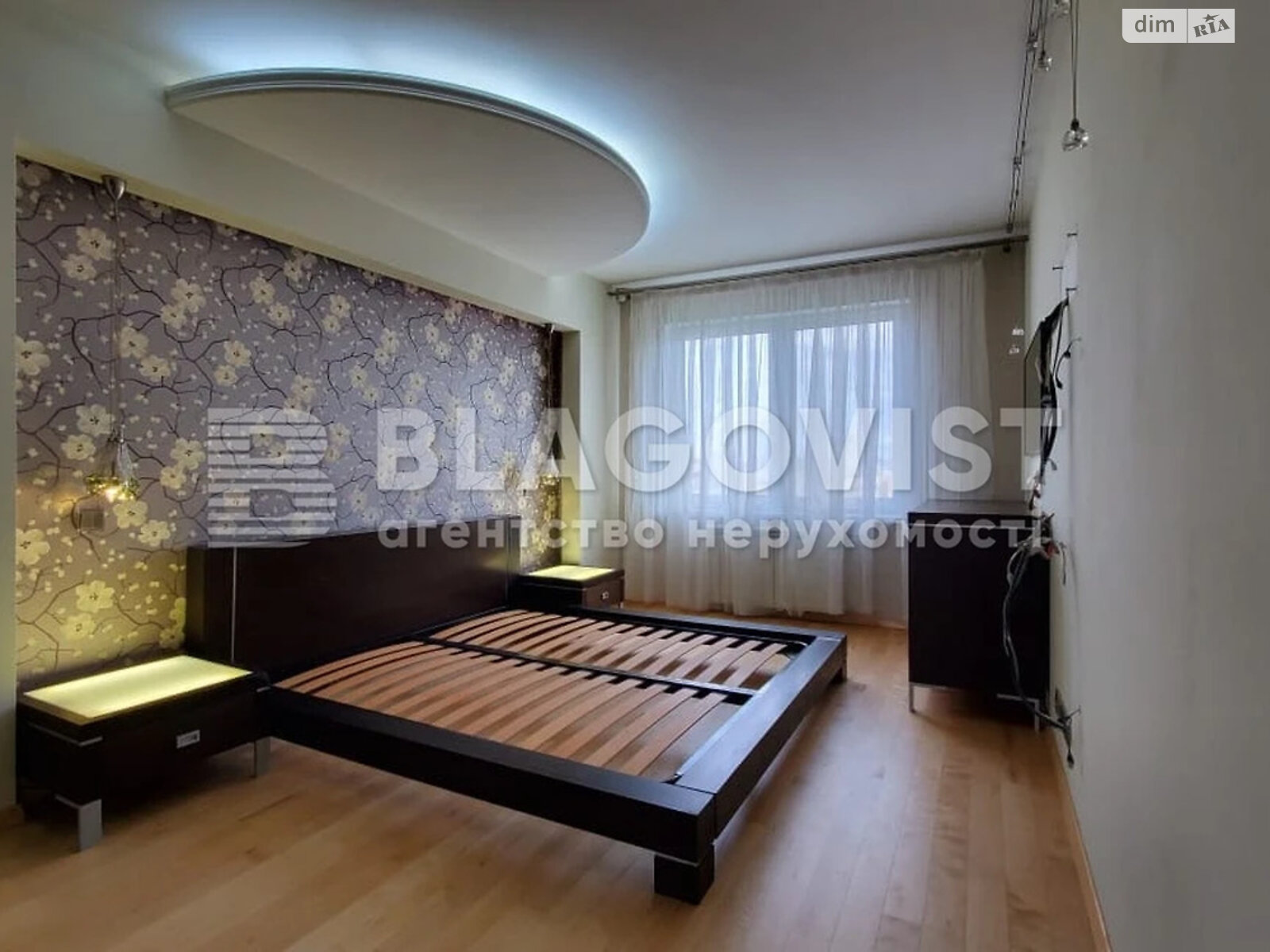 Продажа трехкомнатной квартиры в Киеве, на ул. Машиностроительная 21, район Шулявка фото 1