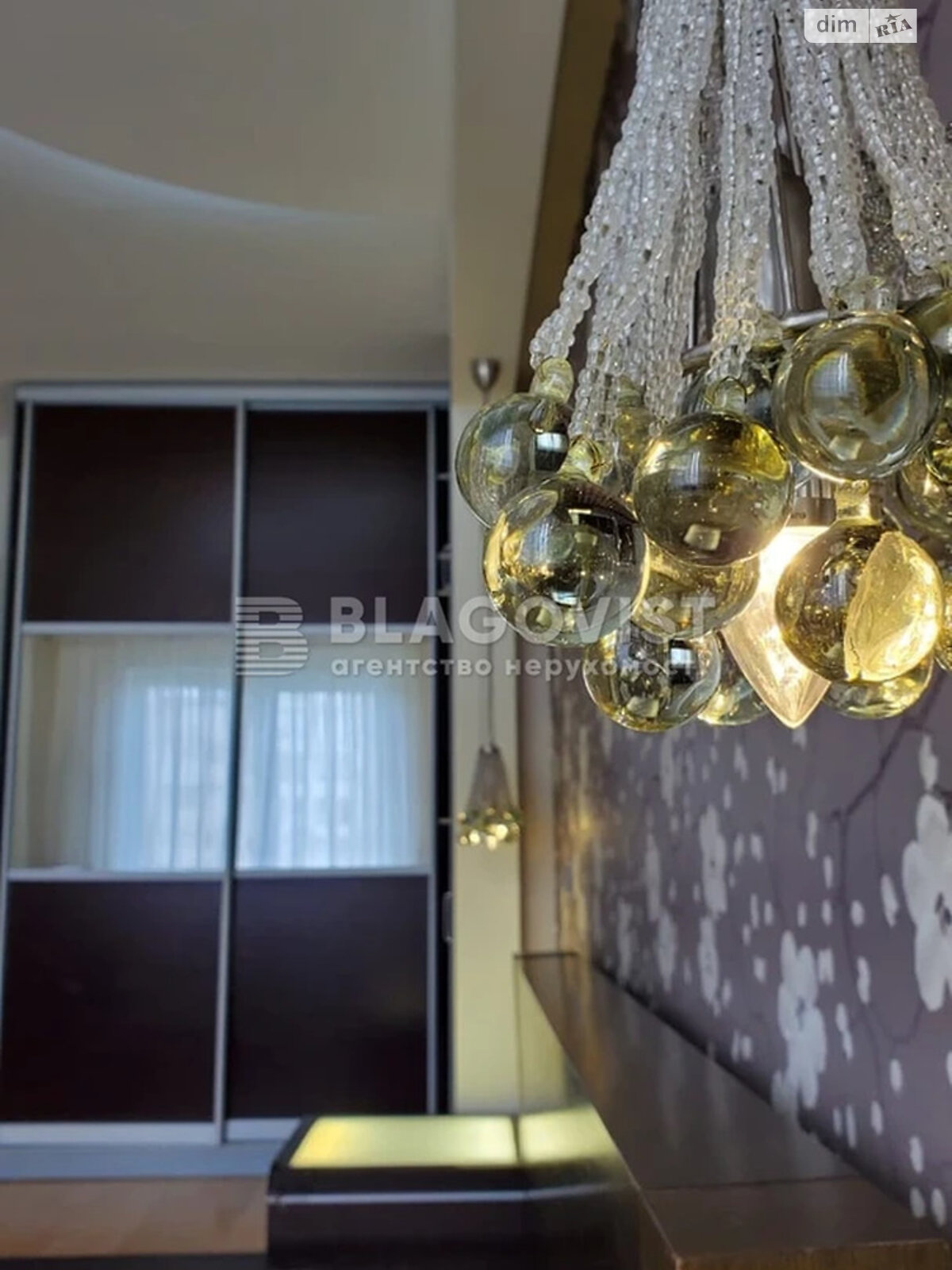 Продажа трехкомнатной квартиры в Киеве, на ул. Машиностроительная 21, район Шулявка фото 1