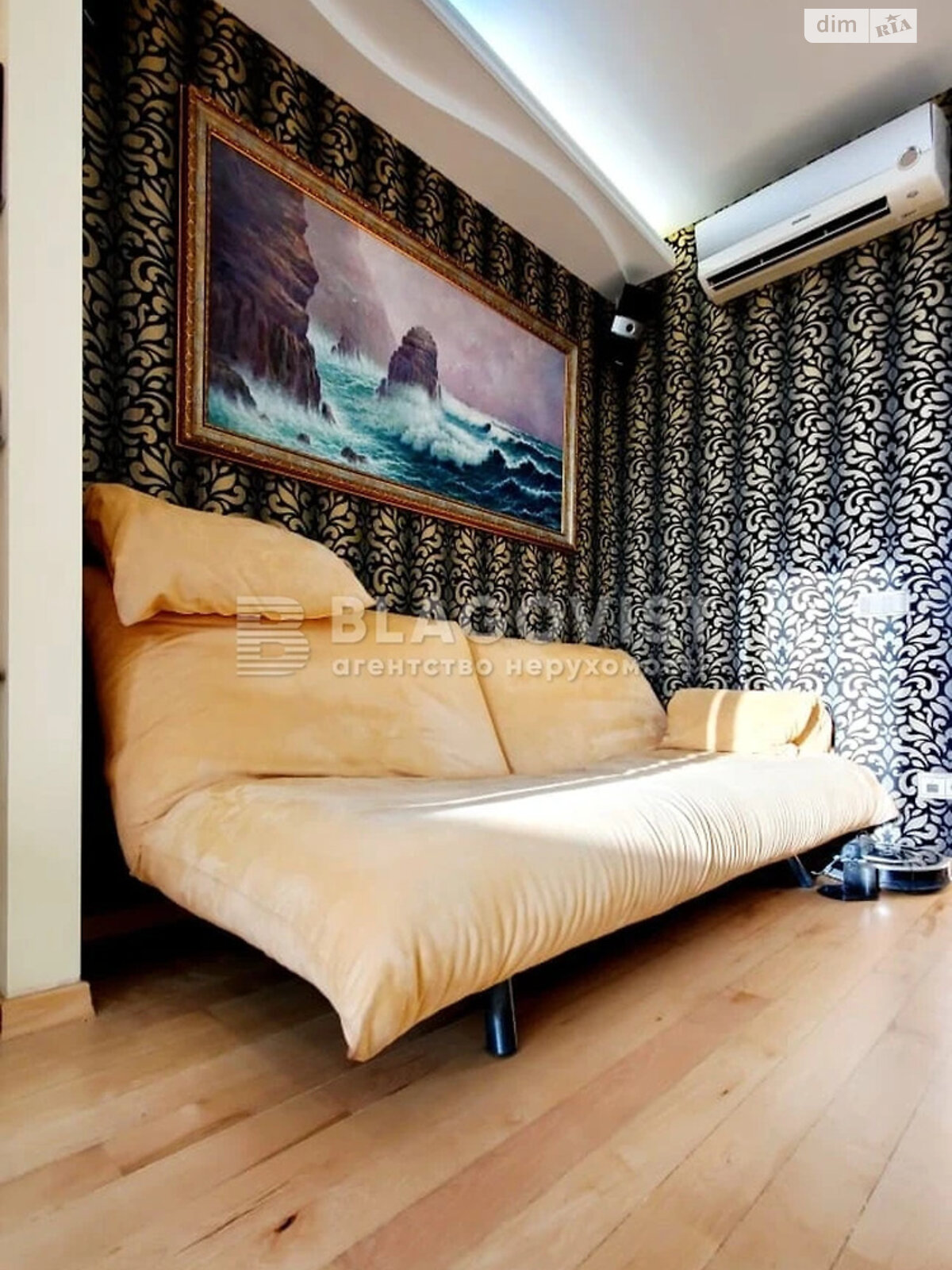 Продажа трехкомнатной квартиры в Киеве, на ул. Машиностроительная 21, район Шулявка фото 1