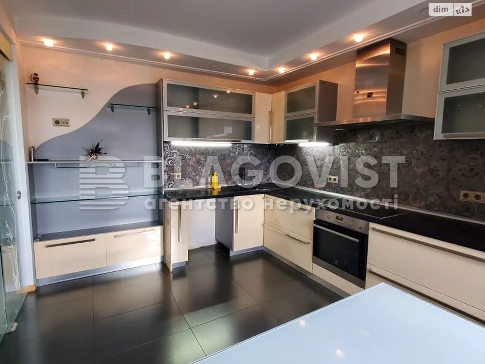 Продажа трехкомнатной квартиры в Киеве, на ул. Машиностроительная 21, район Шулявка фото 1