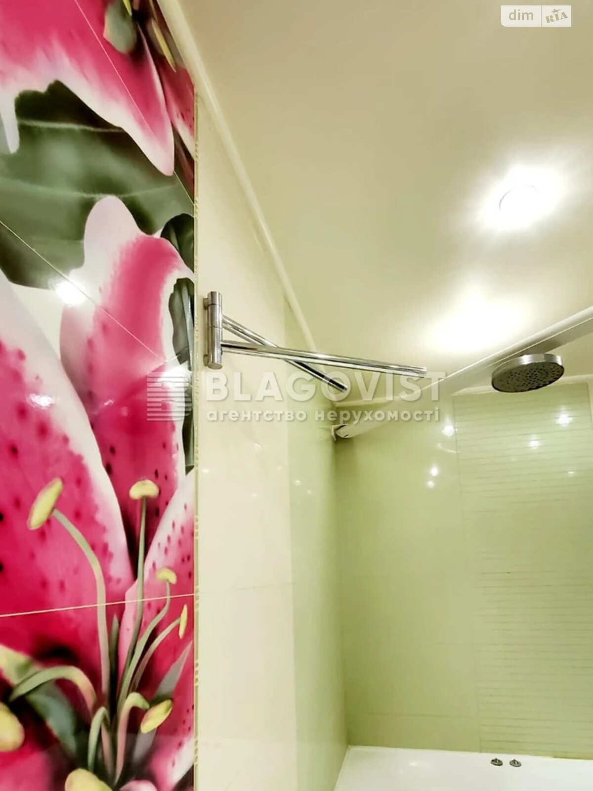 Продажа трехкомнатной квартиры в Киеве, на ул. Машиностроительная 21, район Шулявка фото 1