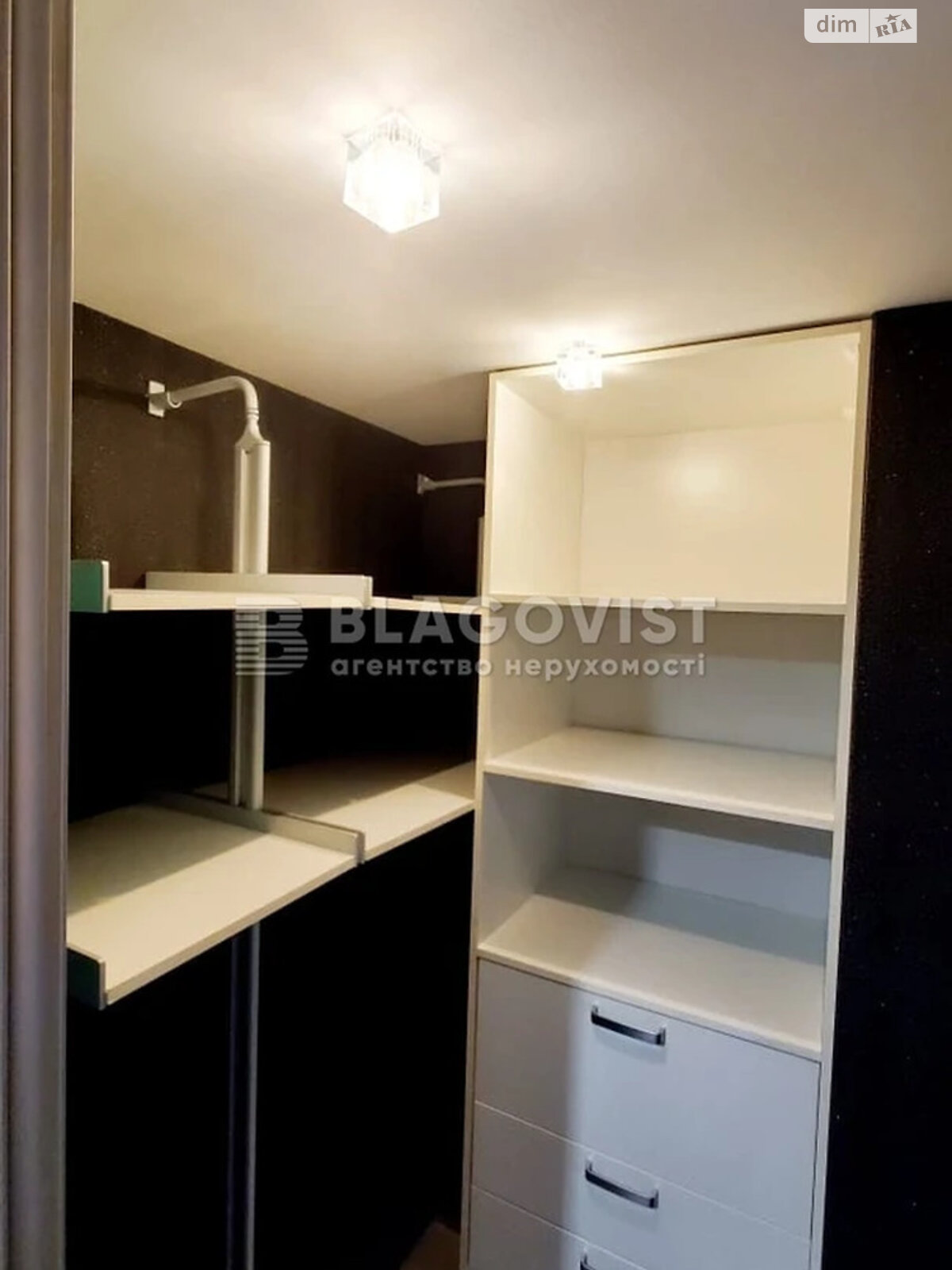 Продажа трехкомнатной квартиры в Киеве, на ул. Машиностроительная 21, район Шулявка фото 1