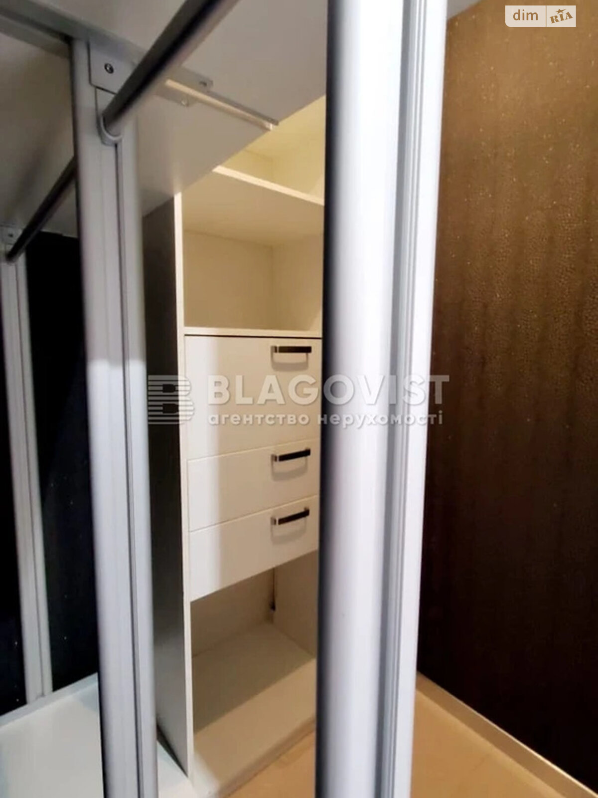 Продажа трехкомнатной квартиры в Киеве, на ул. Машиностроительная 21, район Шулявка фото 1