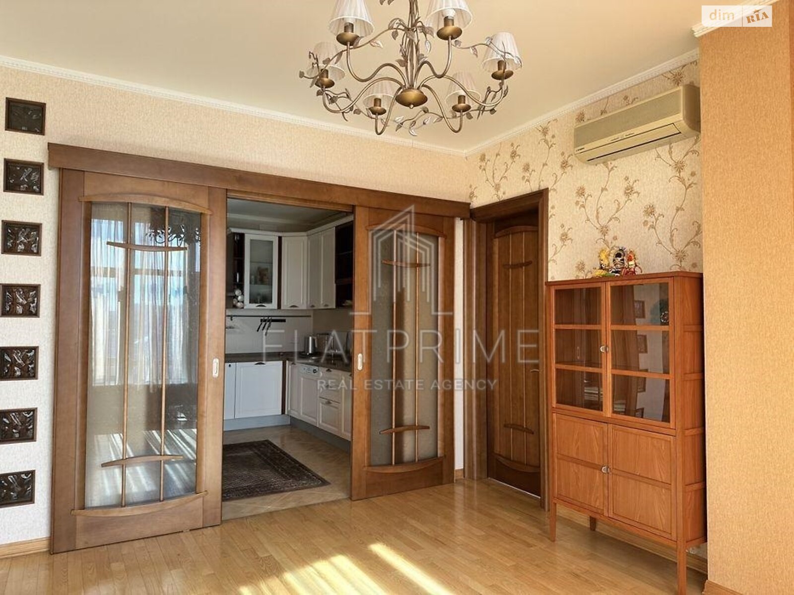 Продаж шестикімнатної квартири в Києві, на вул. Провіантська 3, район Шулявка фото 1 Продаж шестикімнатної квартири в Києві, на вул. Провіантська 3, район Шулявка фото 1