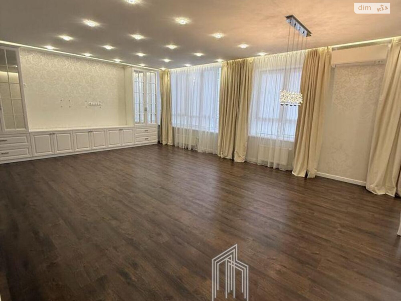 Продажа четырехкомнатной квартиры в Киеве, на ул. Шолуденко 1А, район Шулявка фото 1