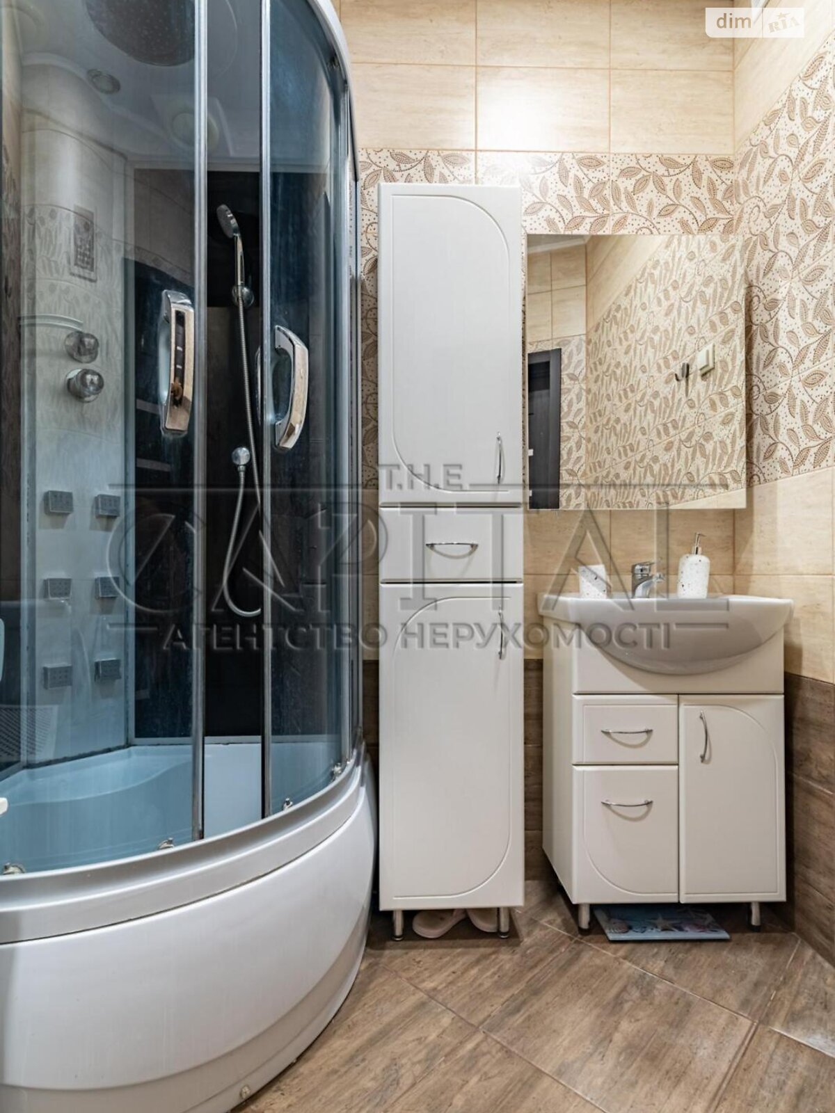 Продажа трехкомнатной квартиры в Киеве, на пер. Тбилисский 1, район Шулявка фото 1 Продажа трехкомнатной квартиры в Киеве, на пер. Тбилисский 1, район Шулявка фото 1