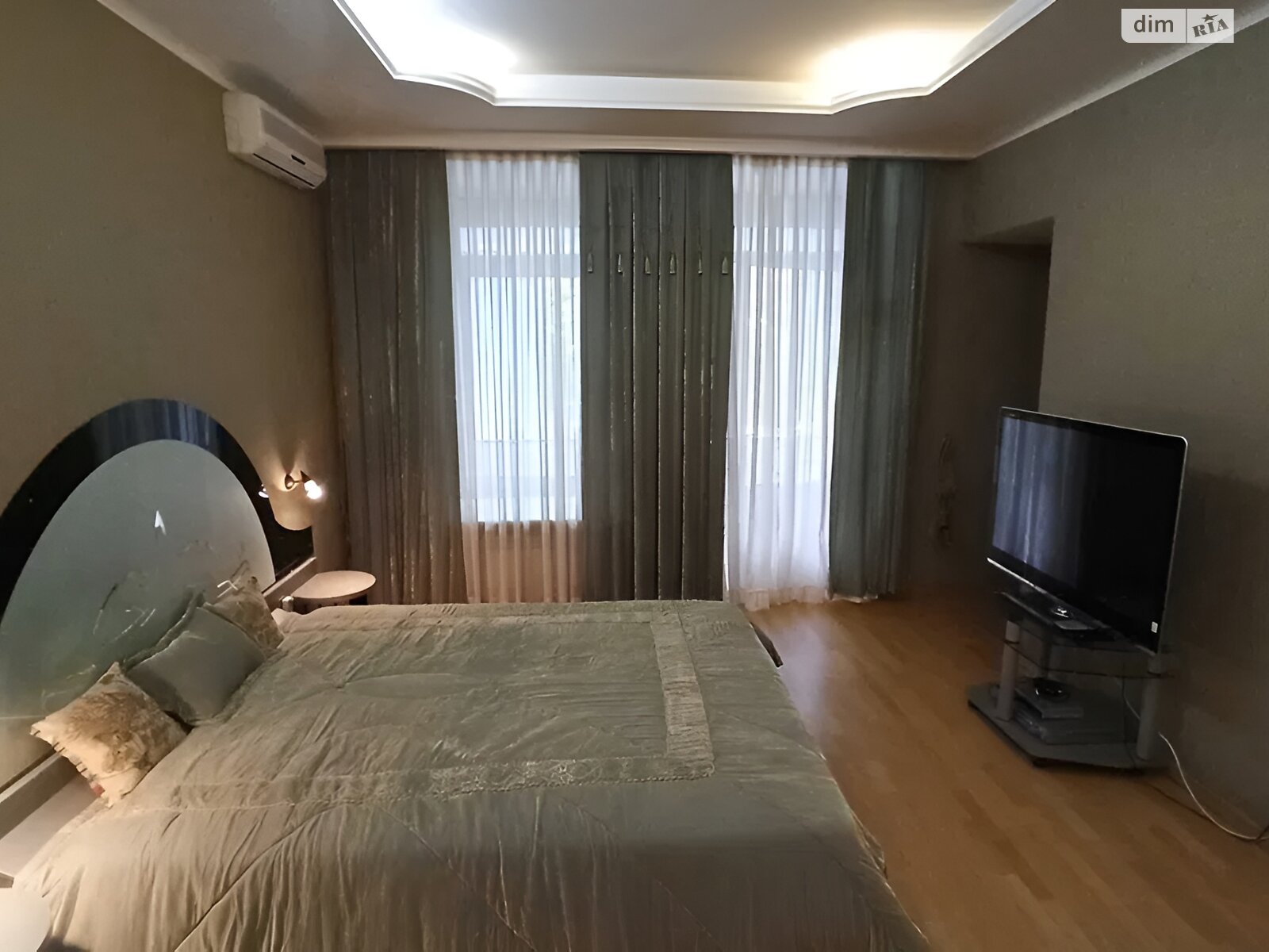 Продаж чотирикімнатної квартири в Києві, на вул. Олександра Кониського 60, район Солдатська Слобідка фото 1 Продаж чотирикімнатної квартири в Києві, на вул. Олександра Кониського 60, район Солдатська Слобідка фото 1